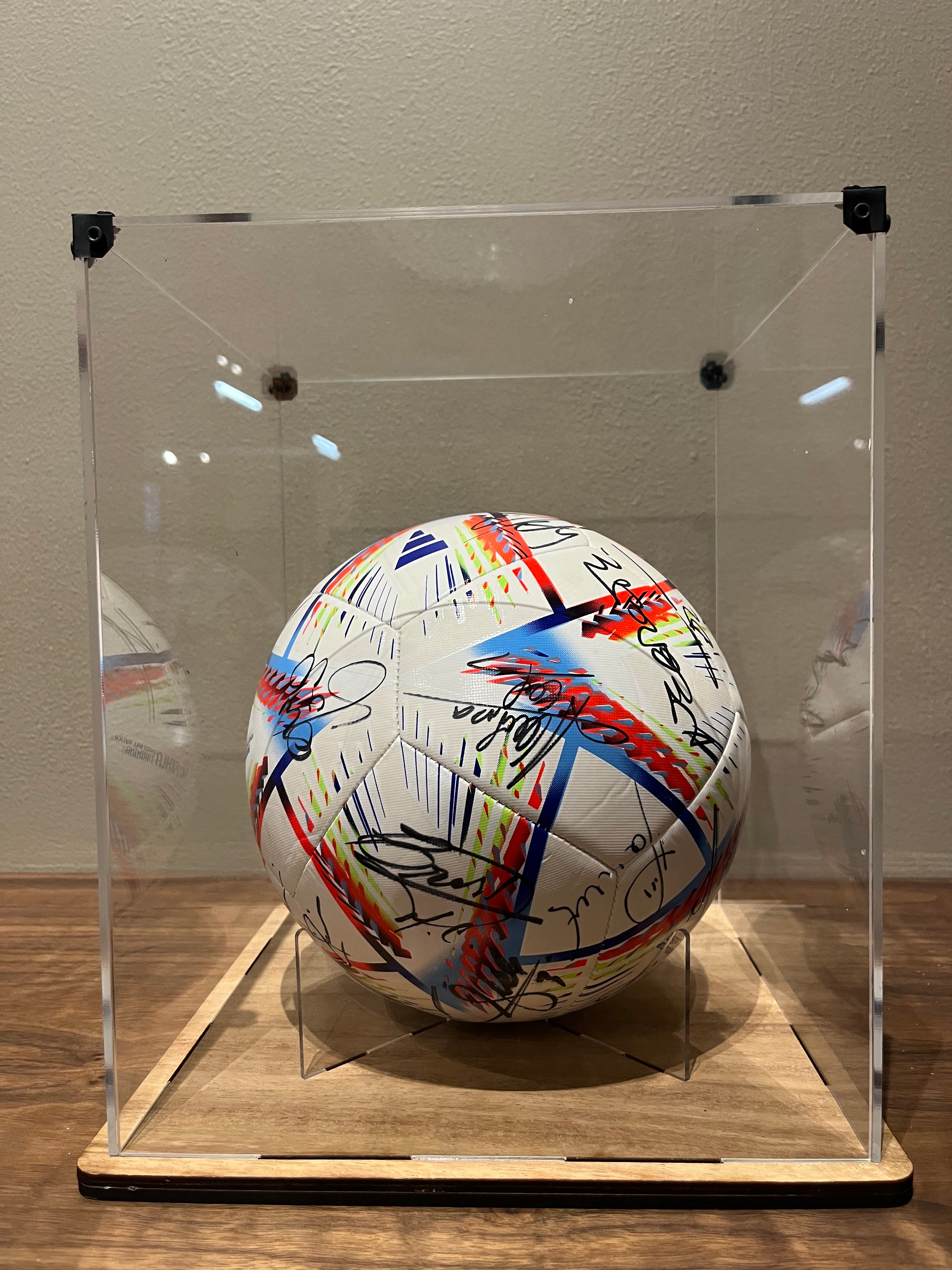 Balón Autografiado por Leyendas del Fútbol | Salón de la Fama del Fútbol Internacional