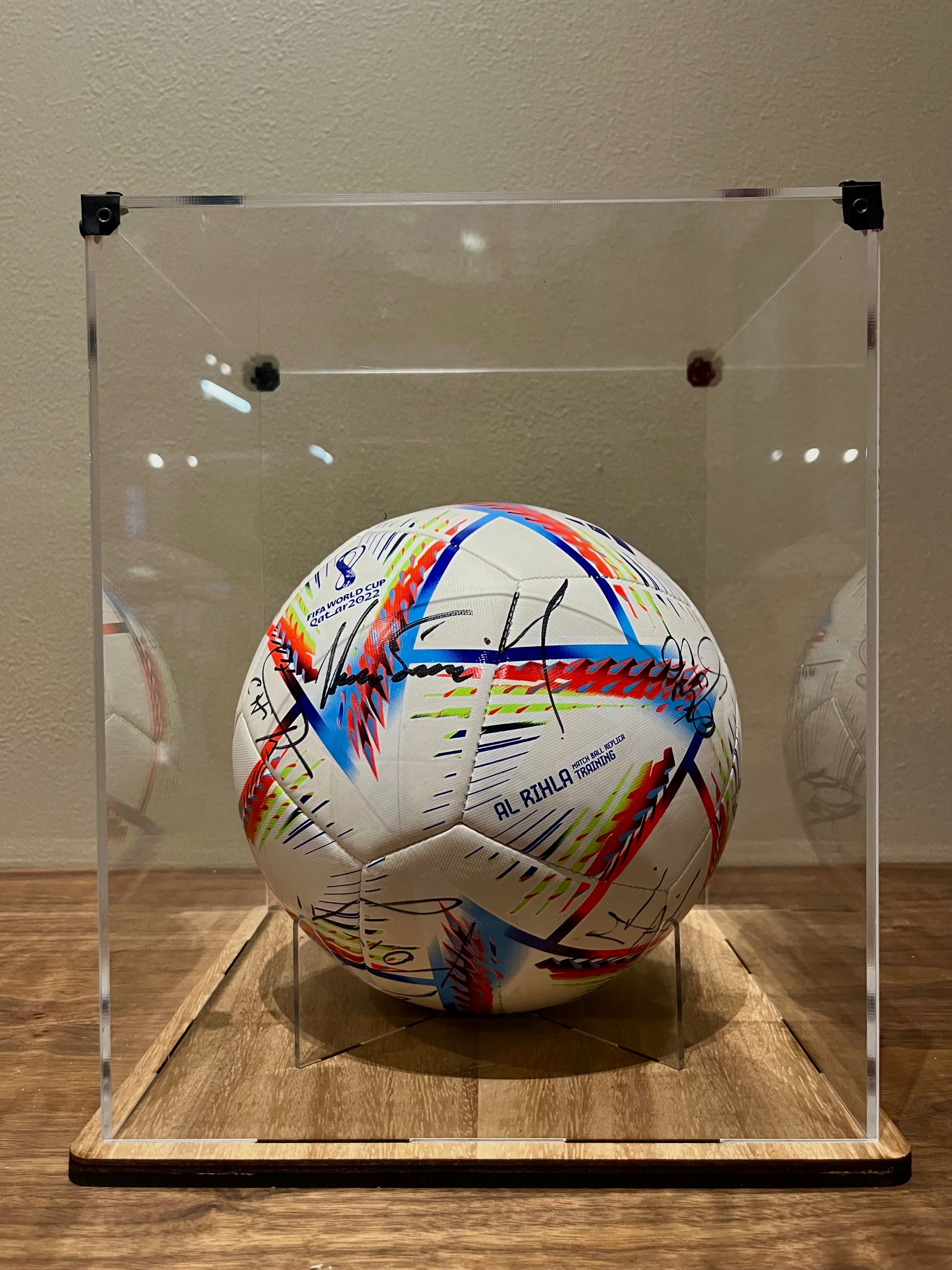 Balón Autografiado por Leyendas del Fútbol | Salón de la Fama del Fútbol Internacional