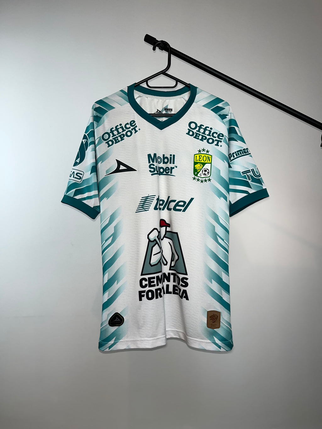 Jersey Original Leon FC 2020/21 Alternativa Chapo Montes Pirma