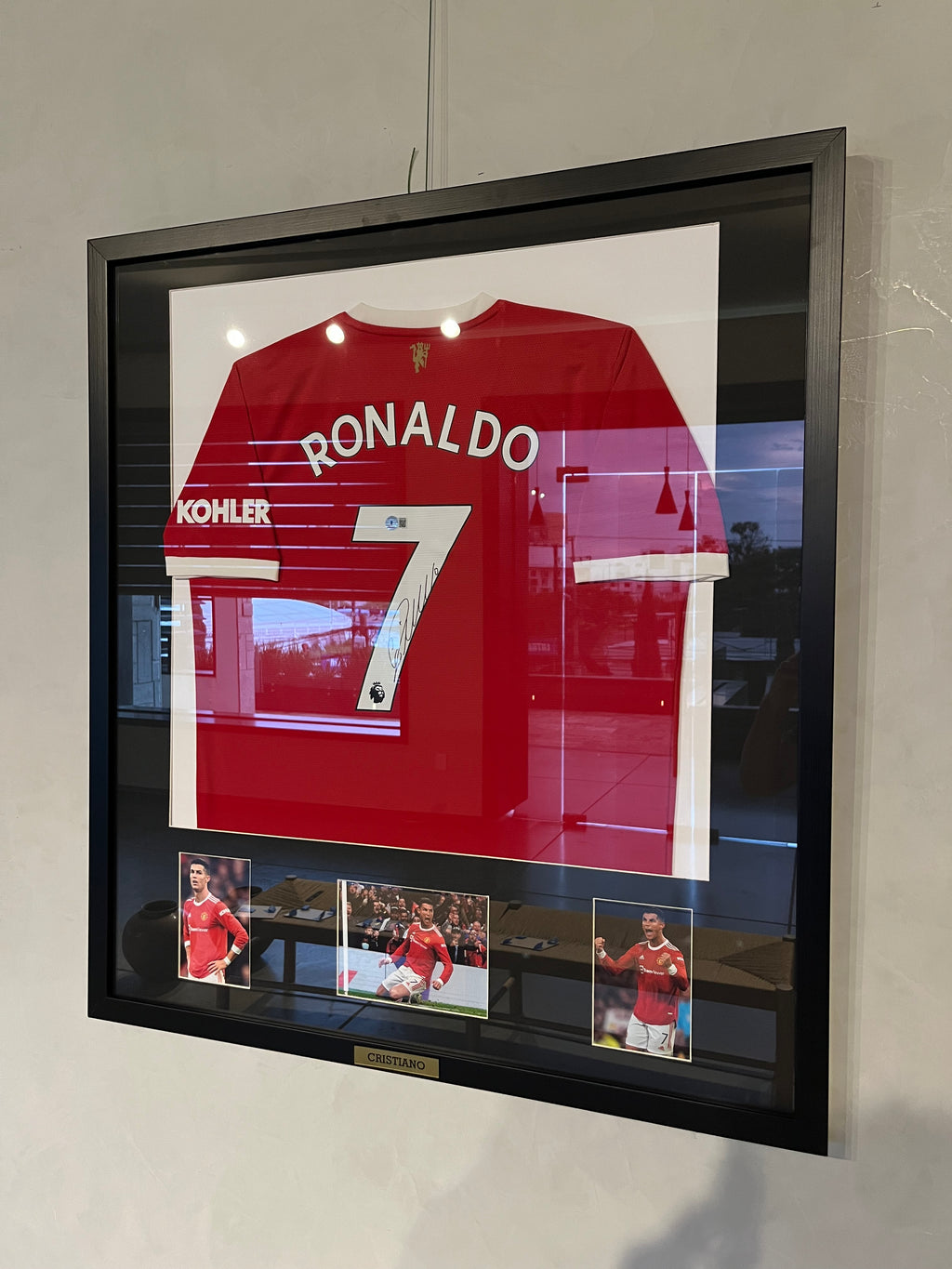 Autógrafo de Cristiano Ronaldo | Jersey Manchester United 2022 Certificada Beckett enmarcada
