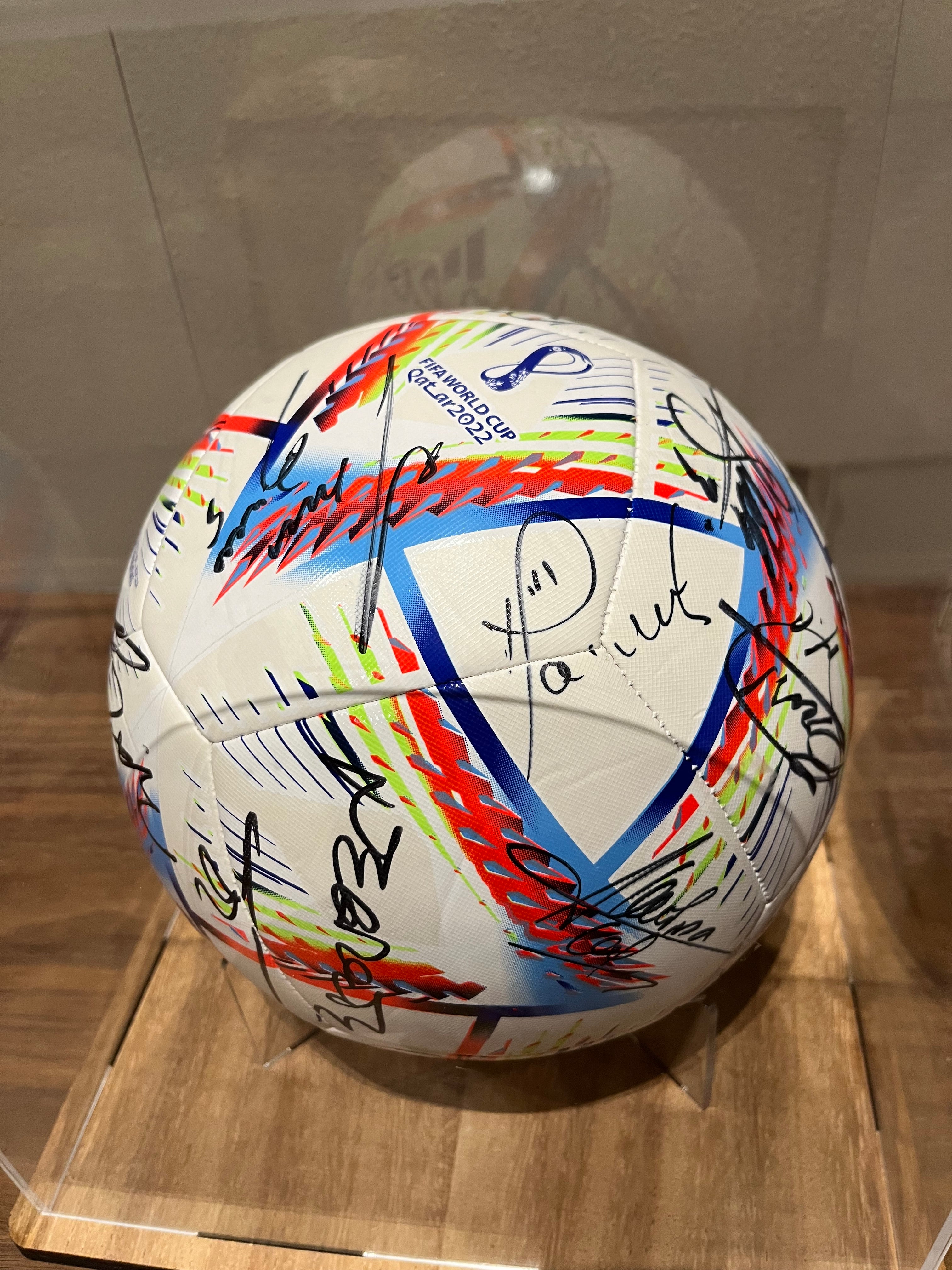 Balón Autografiado por Leyendas del Fútbol | Salón de la Fama del Fútbol Internacional