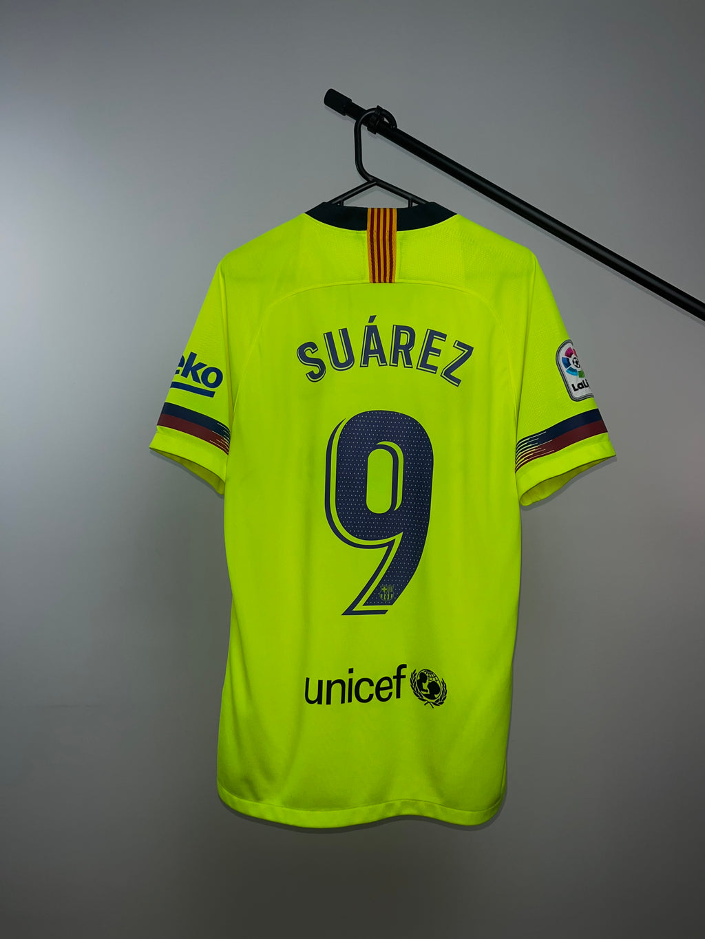 Jersey Original Barcelona 2018/19 Visita Luis Suarez 918990-703 Nike