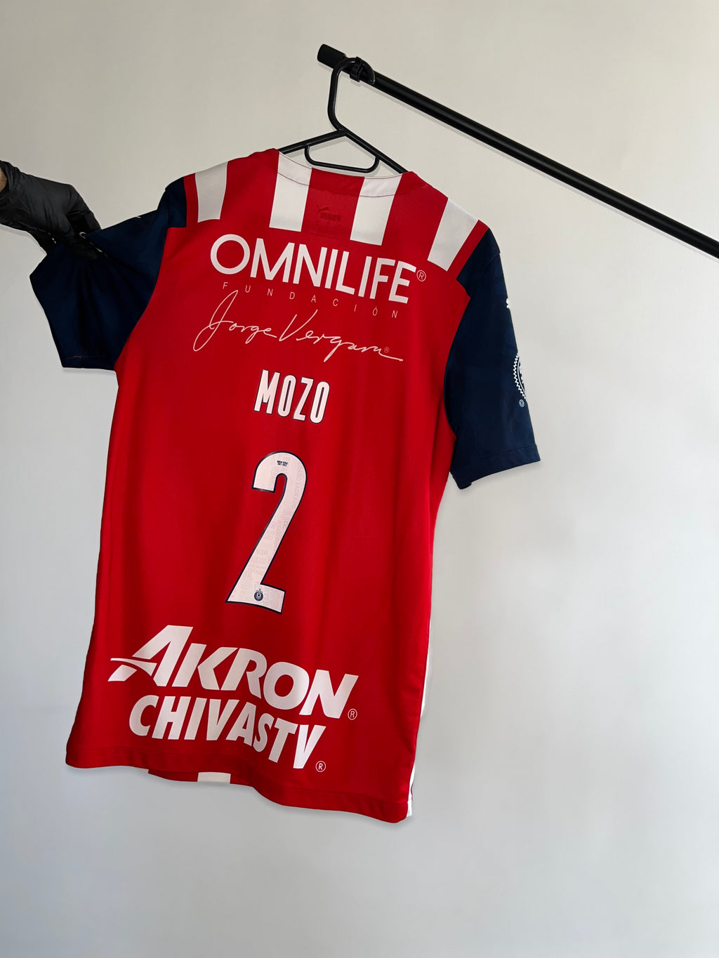 Jersey Original Chivas 2021/22 Local Alan Mozo Puma 763229-01