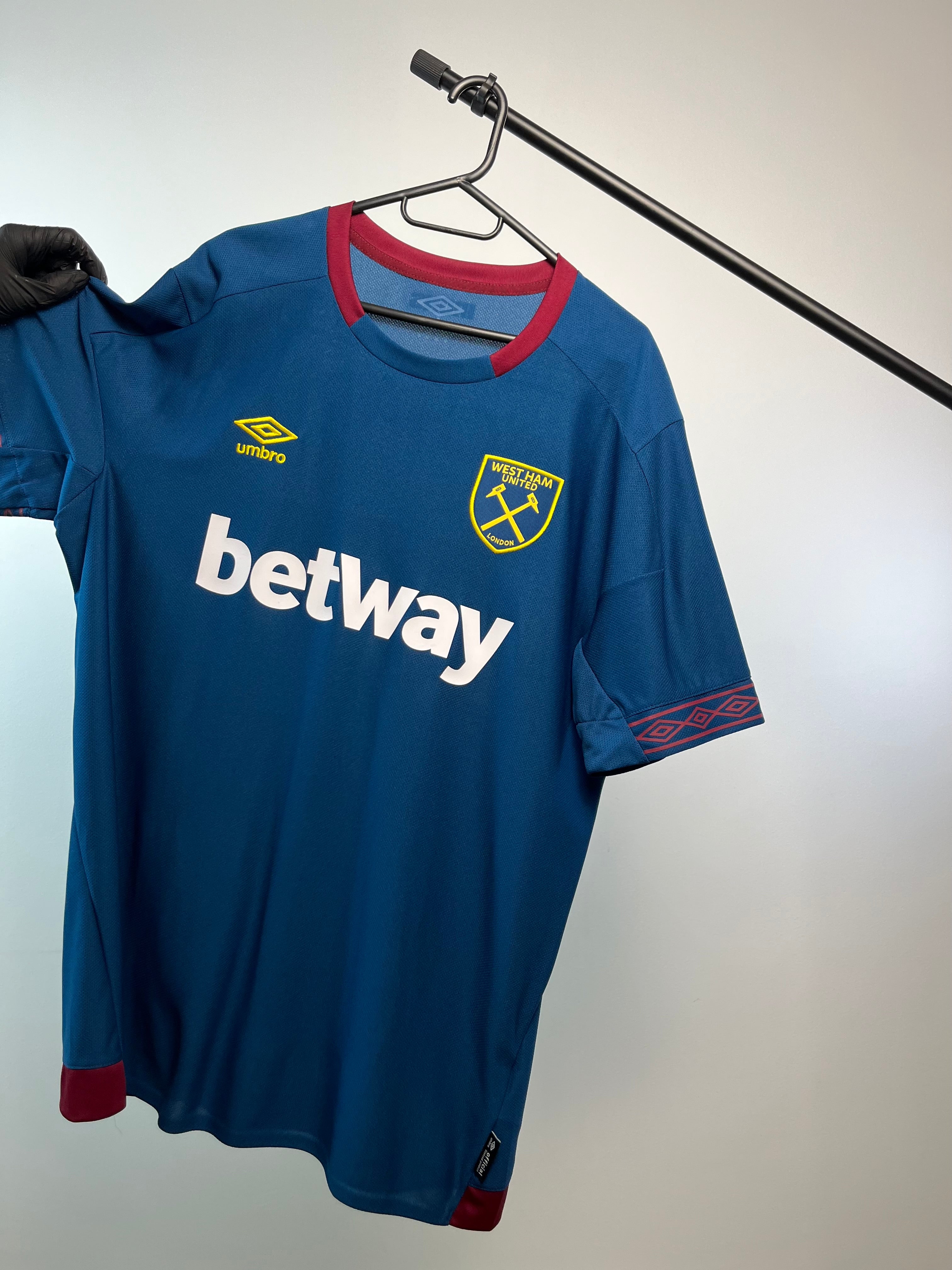 Jersey Original West Ham 2018/19 Visita Chicharito 78751U Umbro