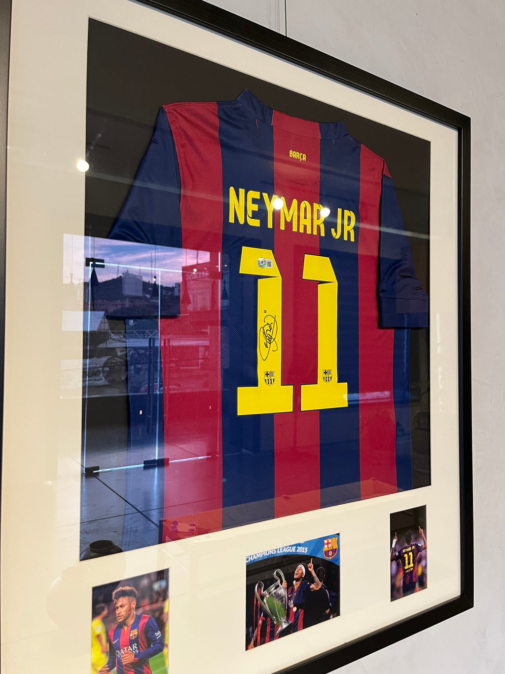 Autógrafo de Neymar Jr. | Jersey FC Barcelona 2014/15 Certificada Beckett enmarcada