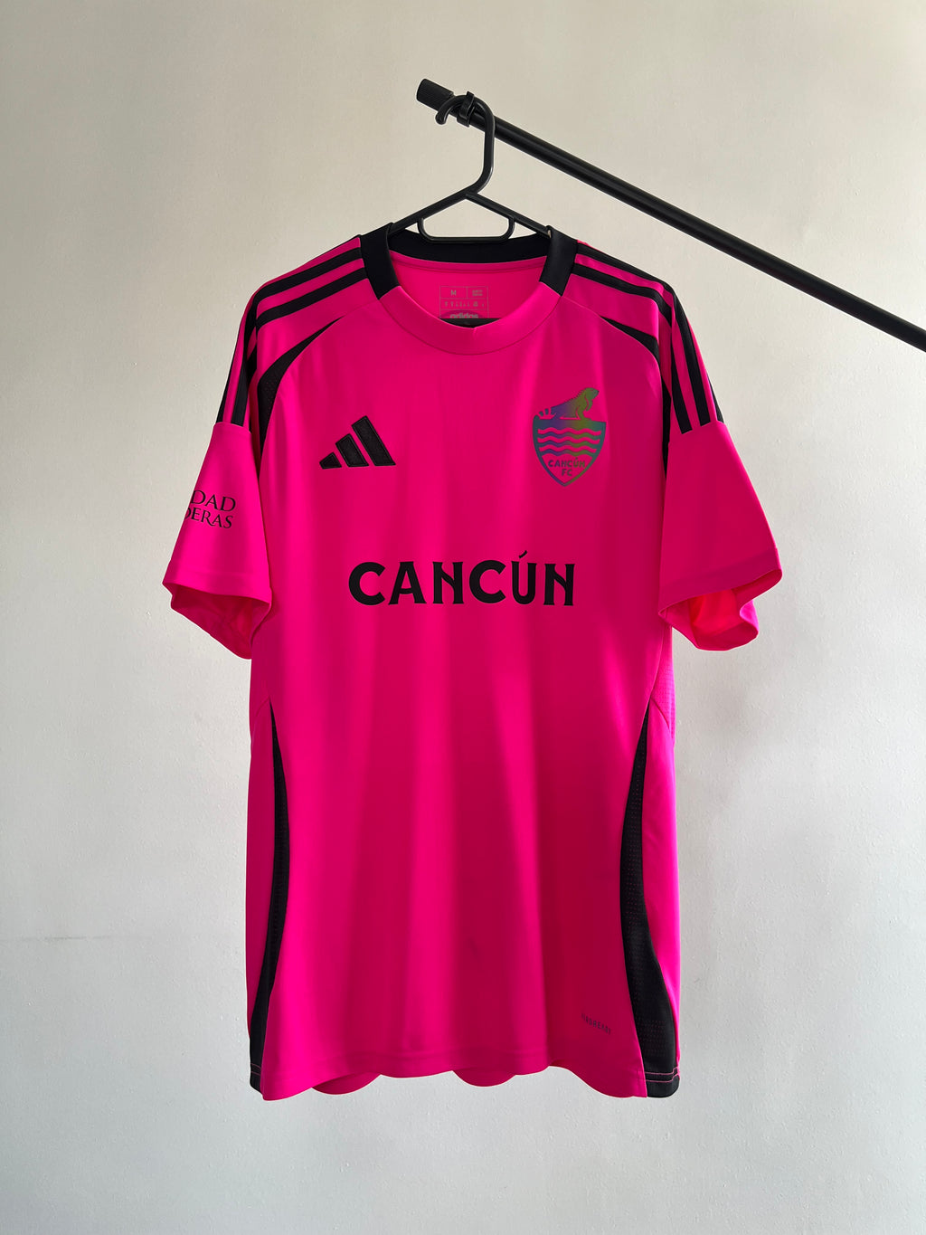 Jersey Original Cancun FC 2024/25 Alternativa IK2250 Adidas (Rosa)