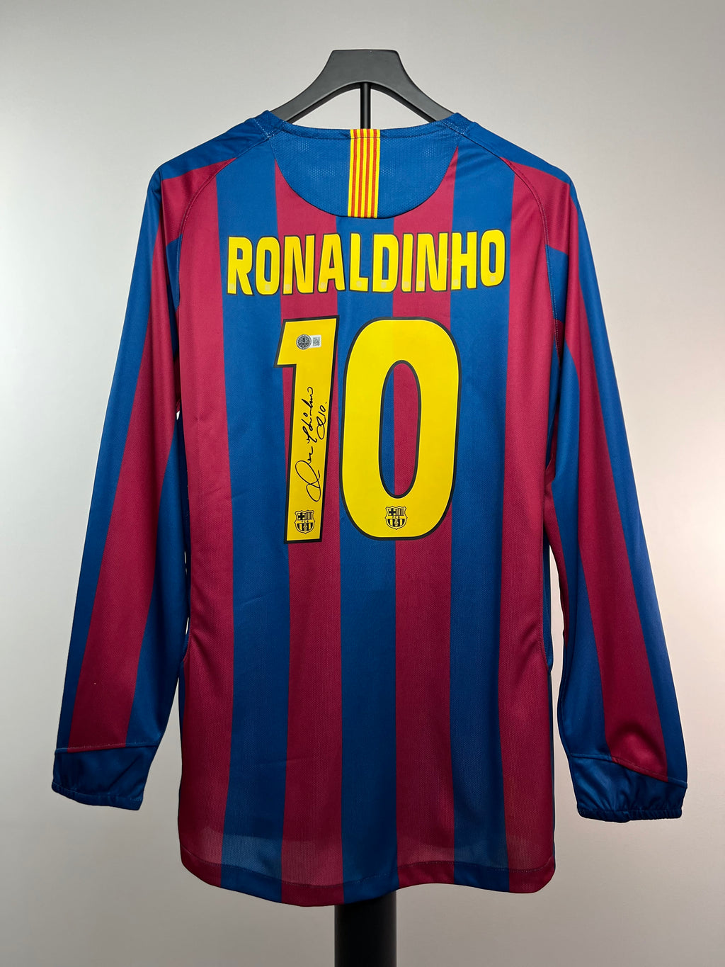 Autógrafo Ronaldinho | Barcelona 2005-06 certificado Beckett