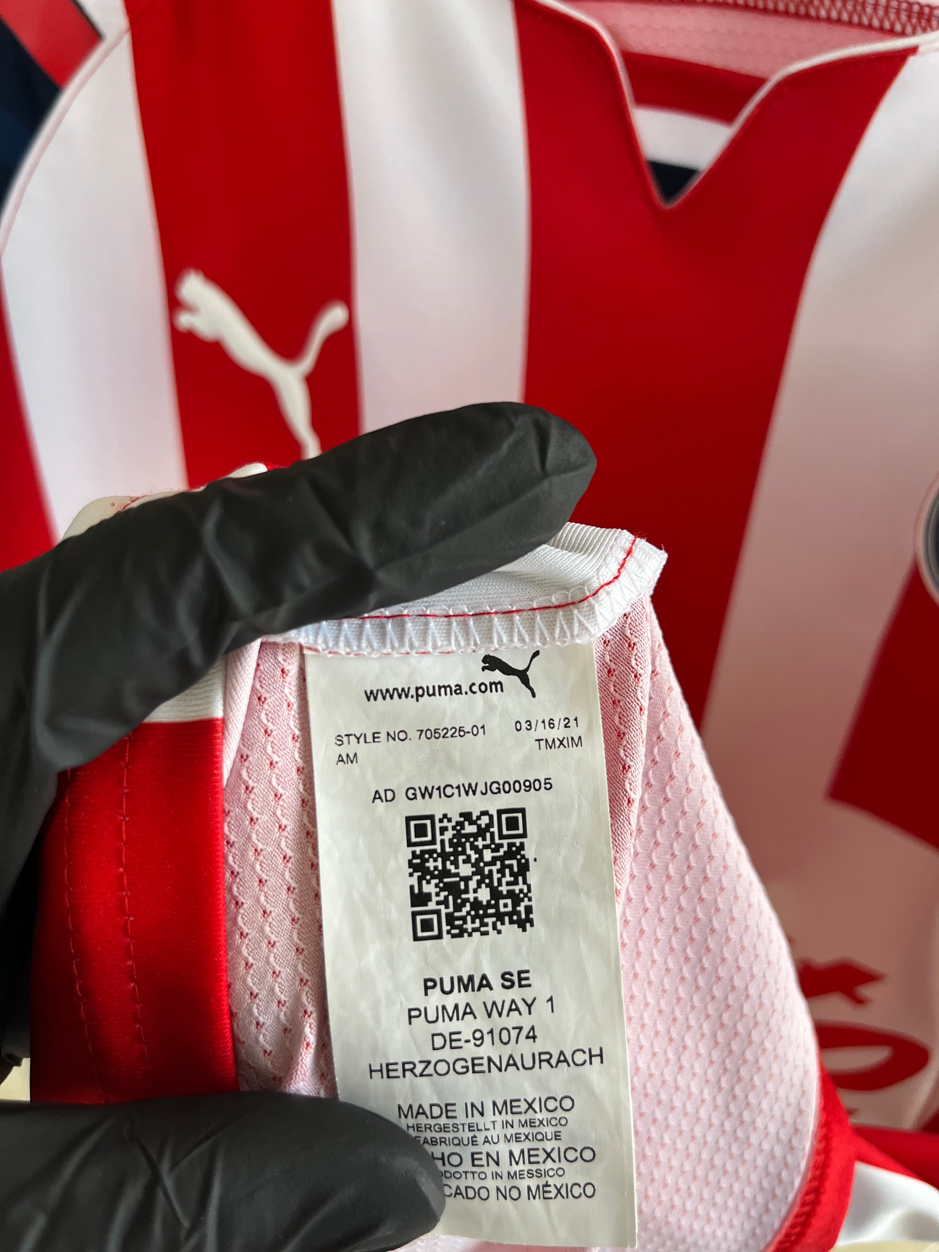 Jersey Original Chivas 2021/22 Local Alexis Vega Puma 705225-01 Version Jugador