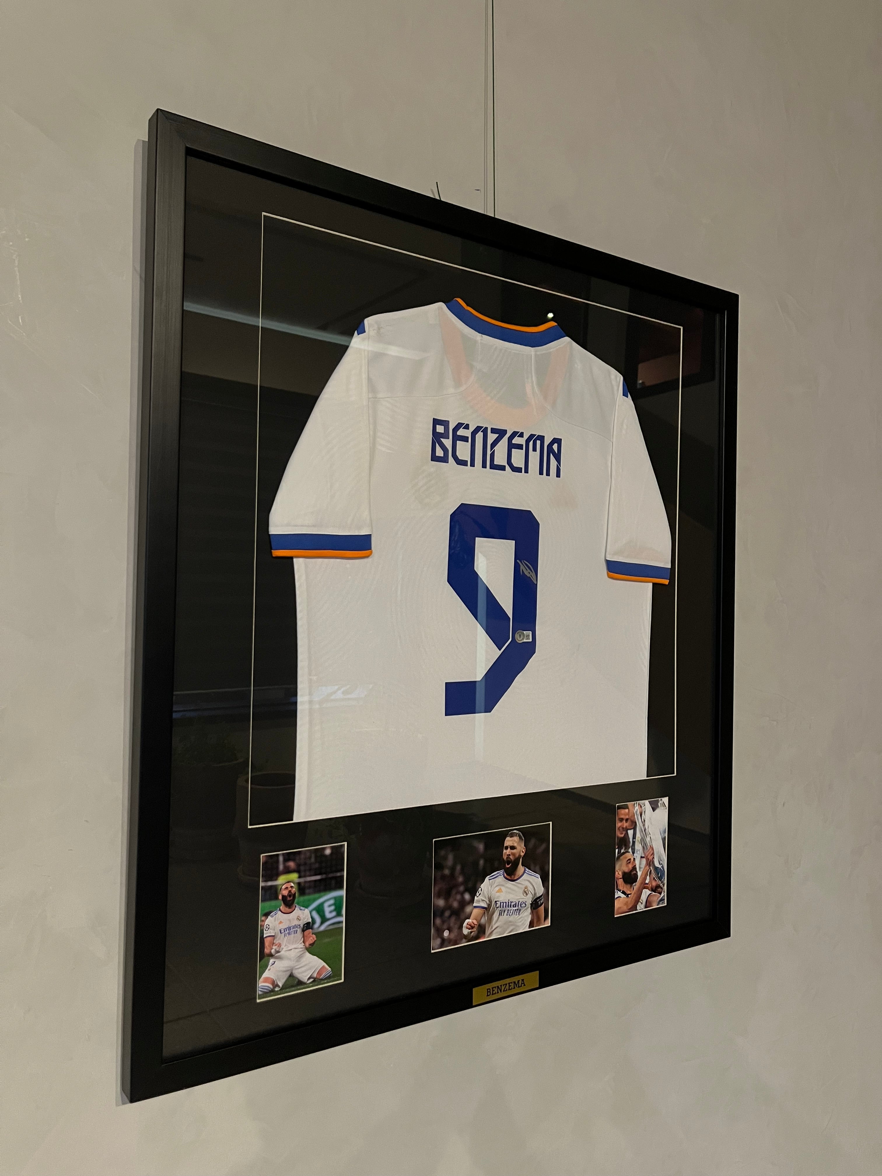 Autógrafo de Karim Benzema | Jersey Real Madrid 2021/22 Certificada Beckett enmarcada