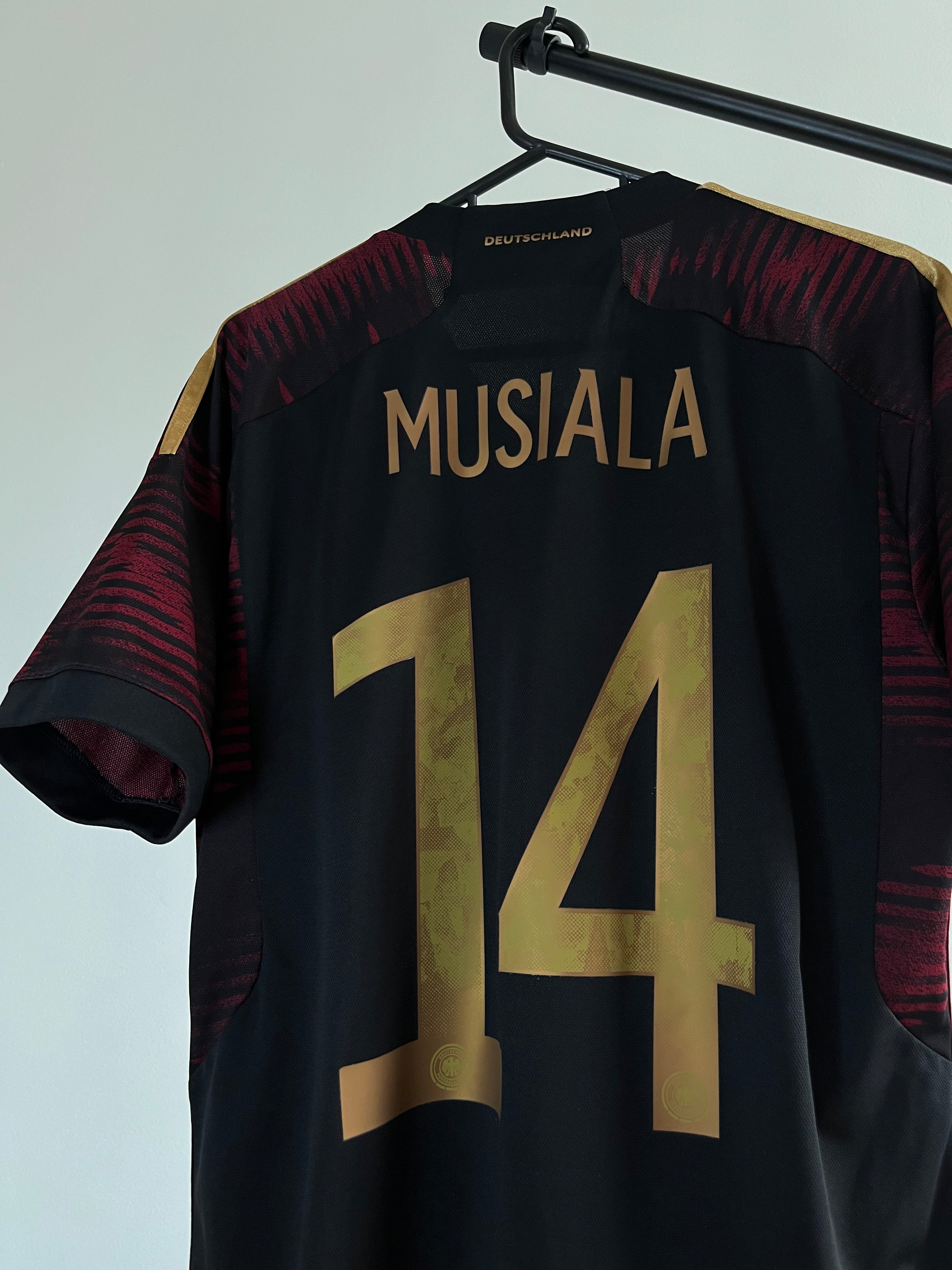 Jersey Original Alemania 2022/23 Visita Mundial Qatar Musiala HJ9604 Adidas