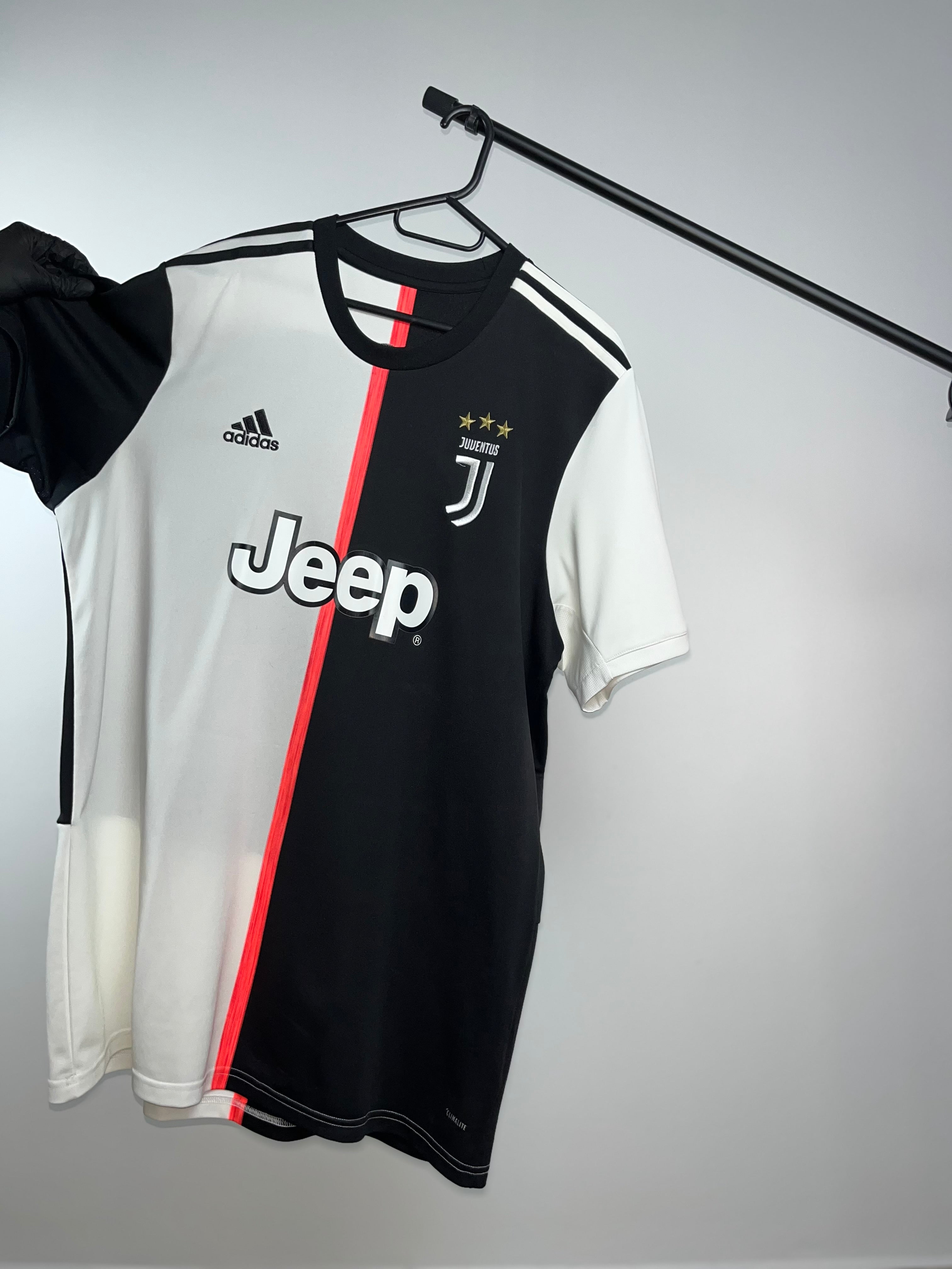 Jersey Original Juventus 2019/20 Local Cristiano Ronaldo Adidas DW5455