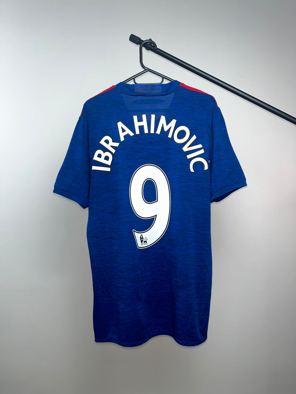 Jersey Original Manchester United 2016/17 Visita Ibrahimović AI6704 Adidas