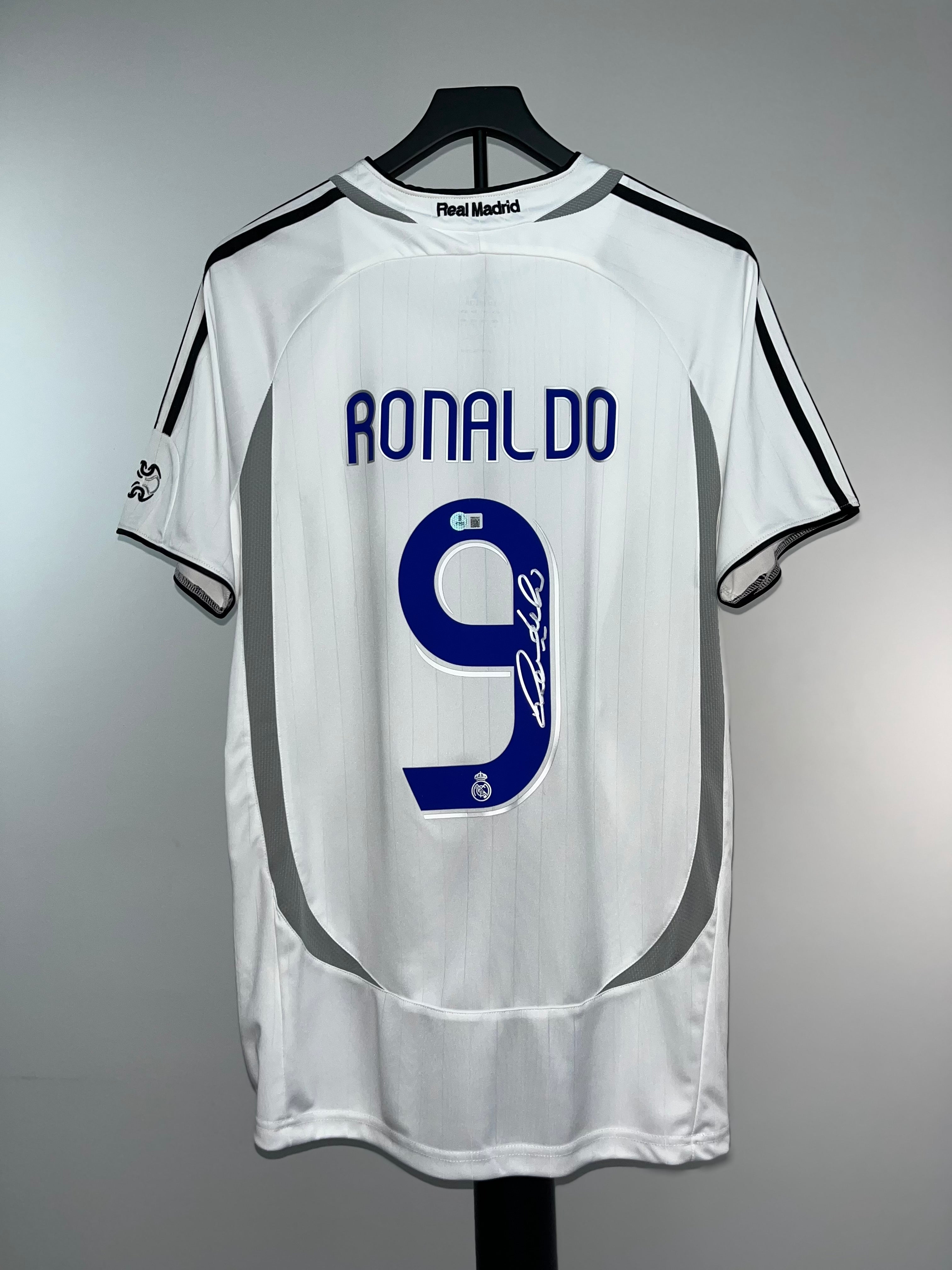 Autógrafo Ronaldo Nazário | Real Madrid 2006-07 certificada Beckett