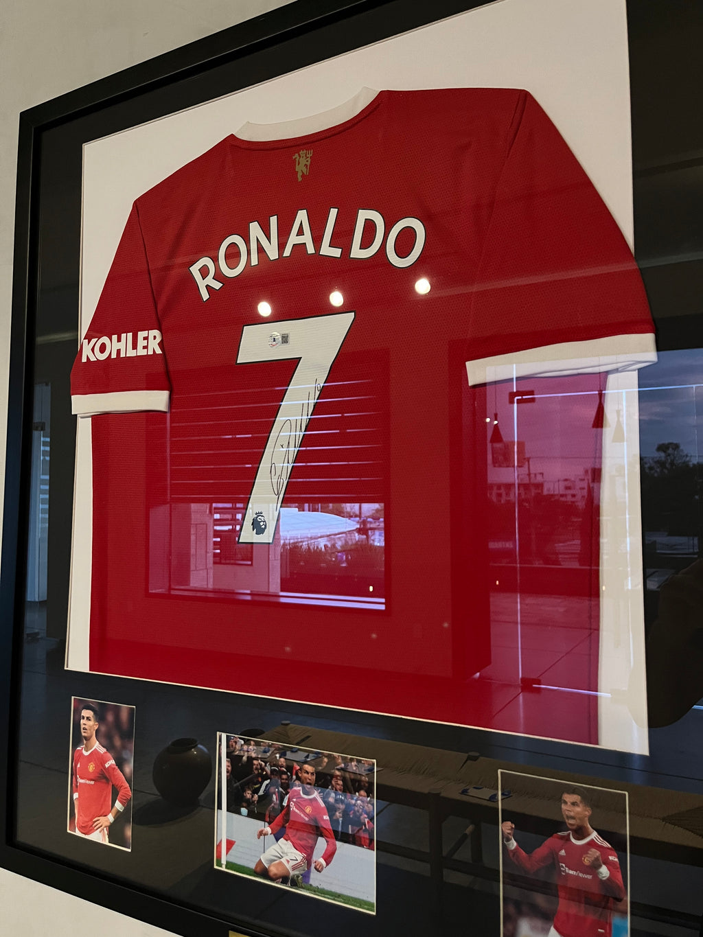 Autógrafo de Cristiano Ronaldo | Jersey Manchester United 2022 Certificada Beckett enmarcada
