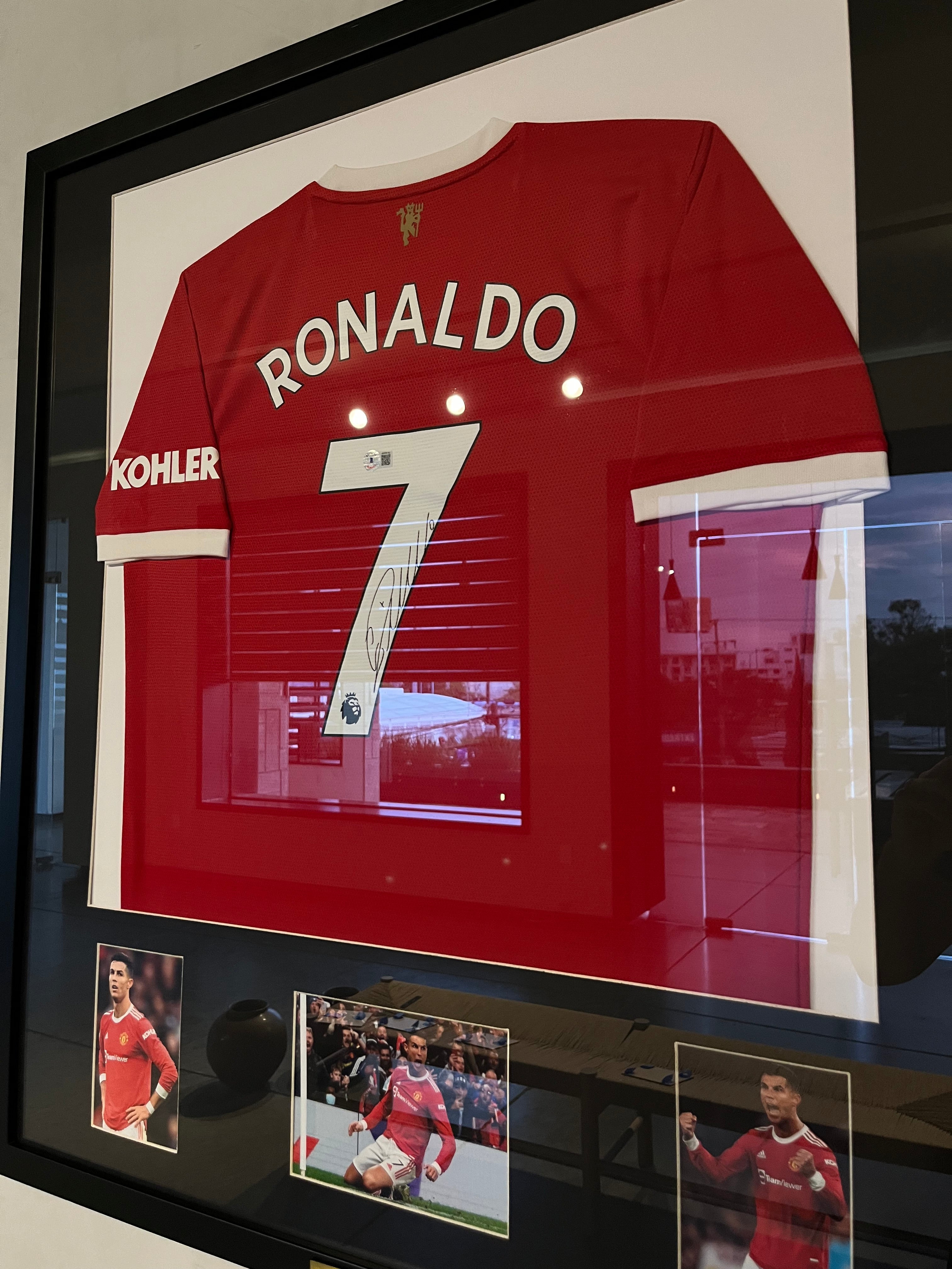 Autógrafo de Cristiano Ronaldo | Jersey Manchester United 2022 Certificada Beckett enmarcada