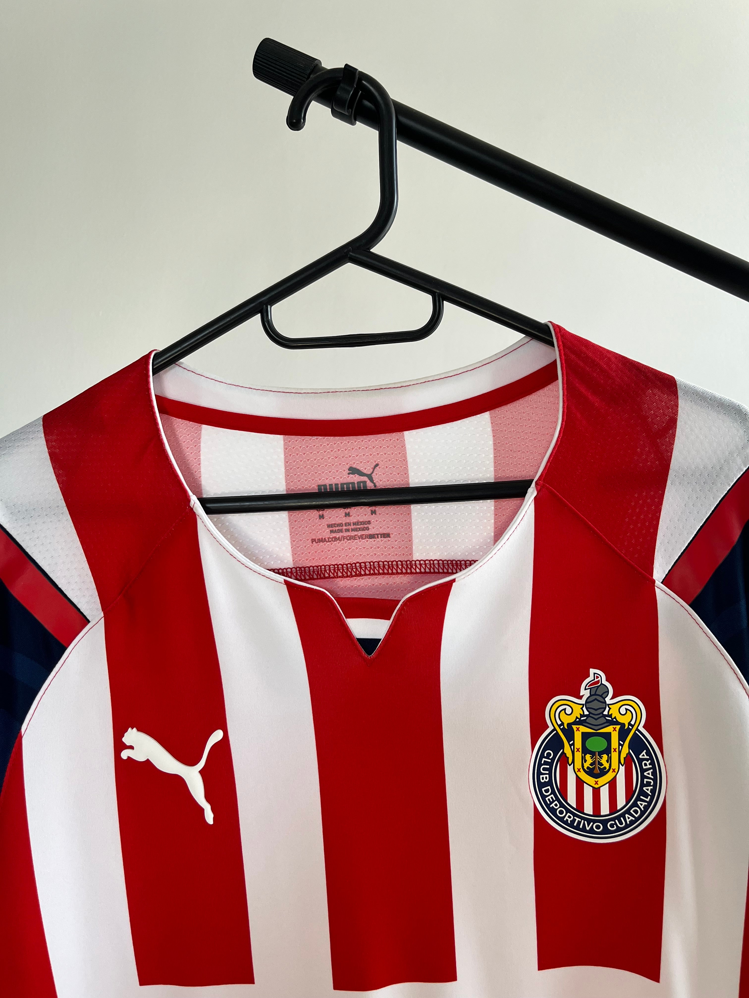 Jersey Original Chivas 2021/22 Local Alexis Vega Puma 705225-01 Version Jugador