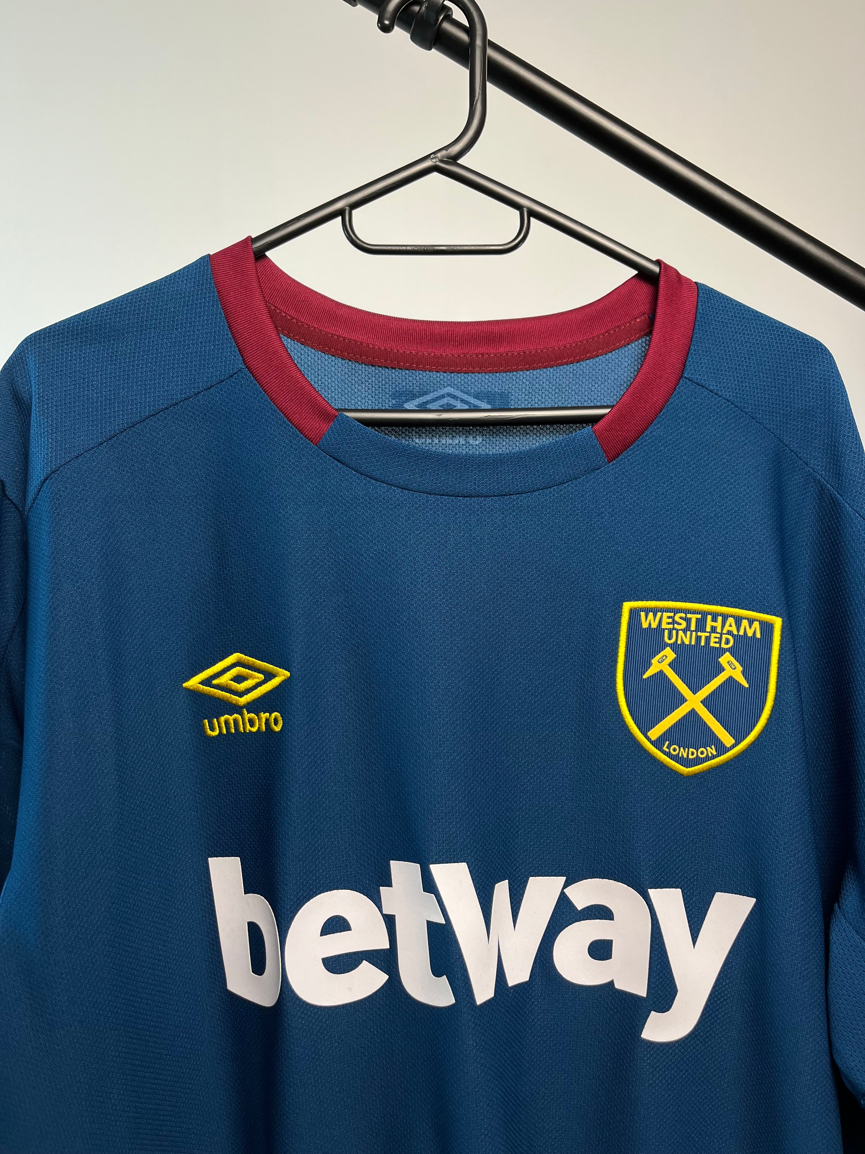 Jersey Original West Ham 2018/19 Visita Chicharito 78751U Umbro