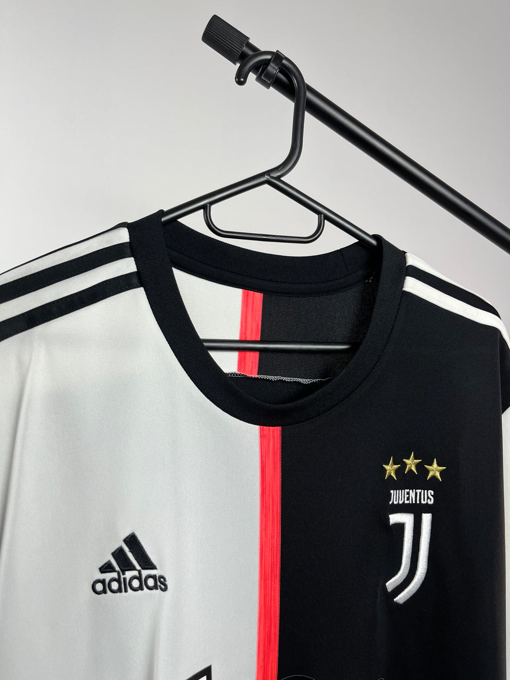 Jersey Original Juventus 2019/20 Local Cristiano Ronaldo Adidas DW5455