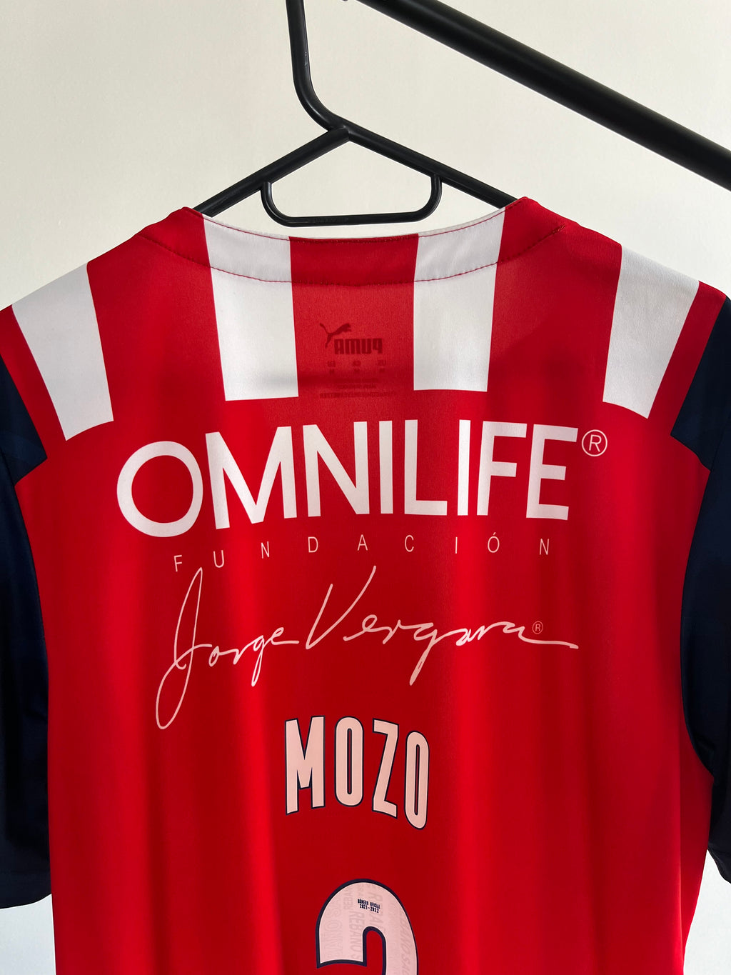 Jersey Original Chivas 2021/22 Local Alan Mozo Puma 763229-01