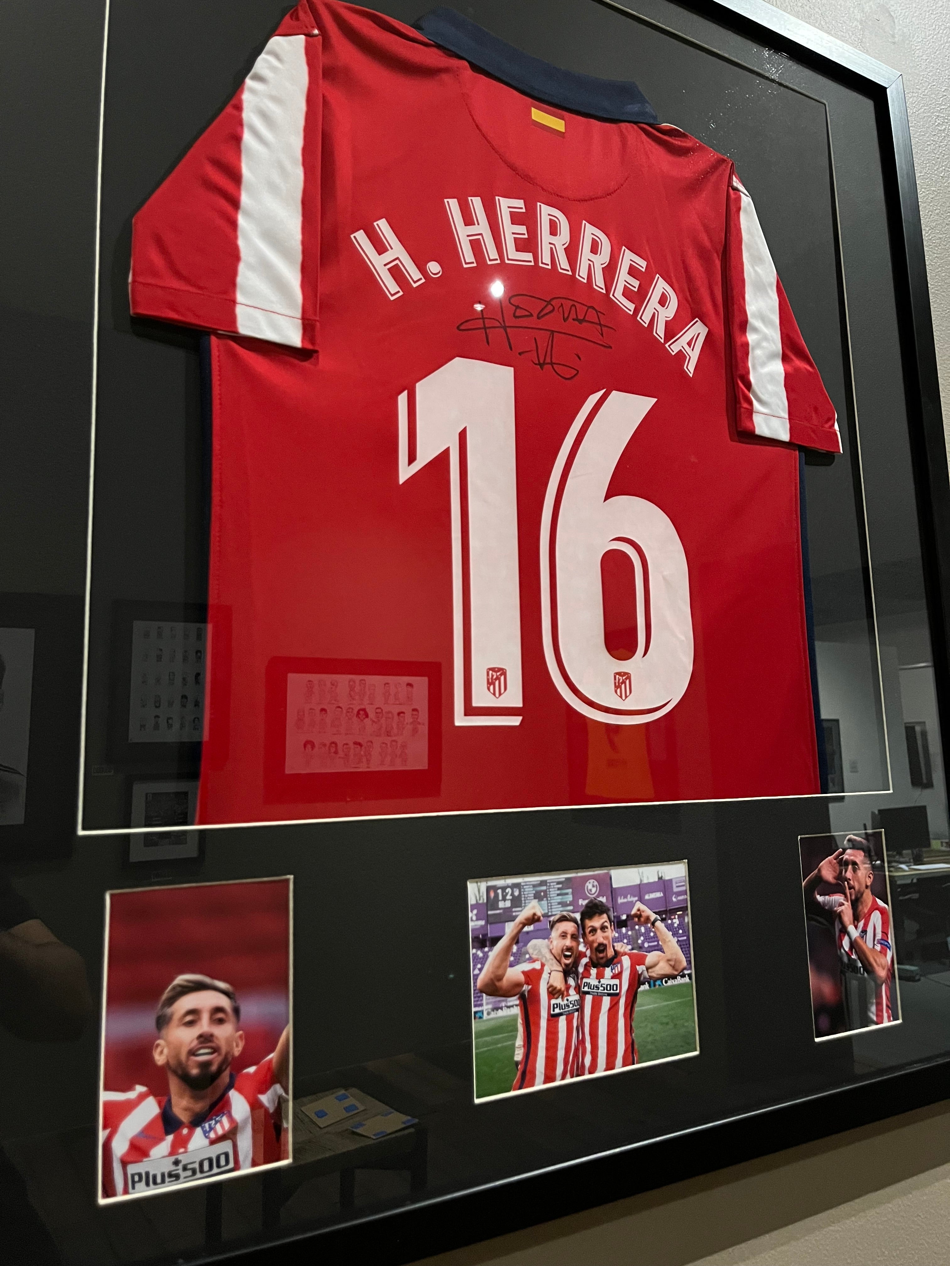 Autógrafo de Héctor Herrera | Jersey Atlético de Madrid enmarcado