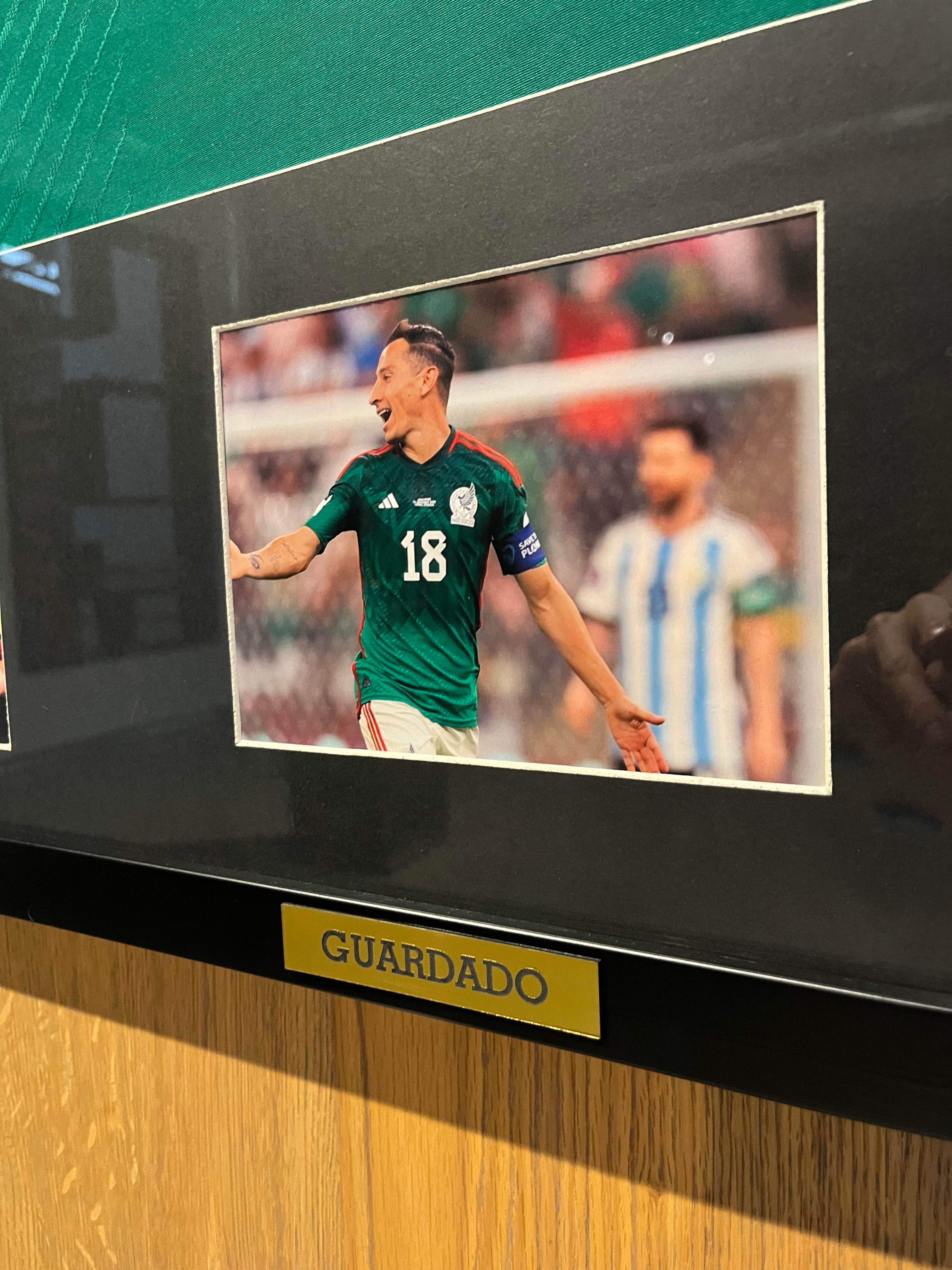 Autógrafo de Andrés Guardado | Última Jersey Utilizada con Mexico enmarcada