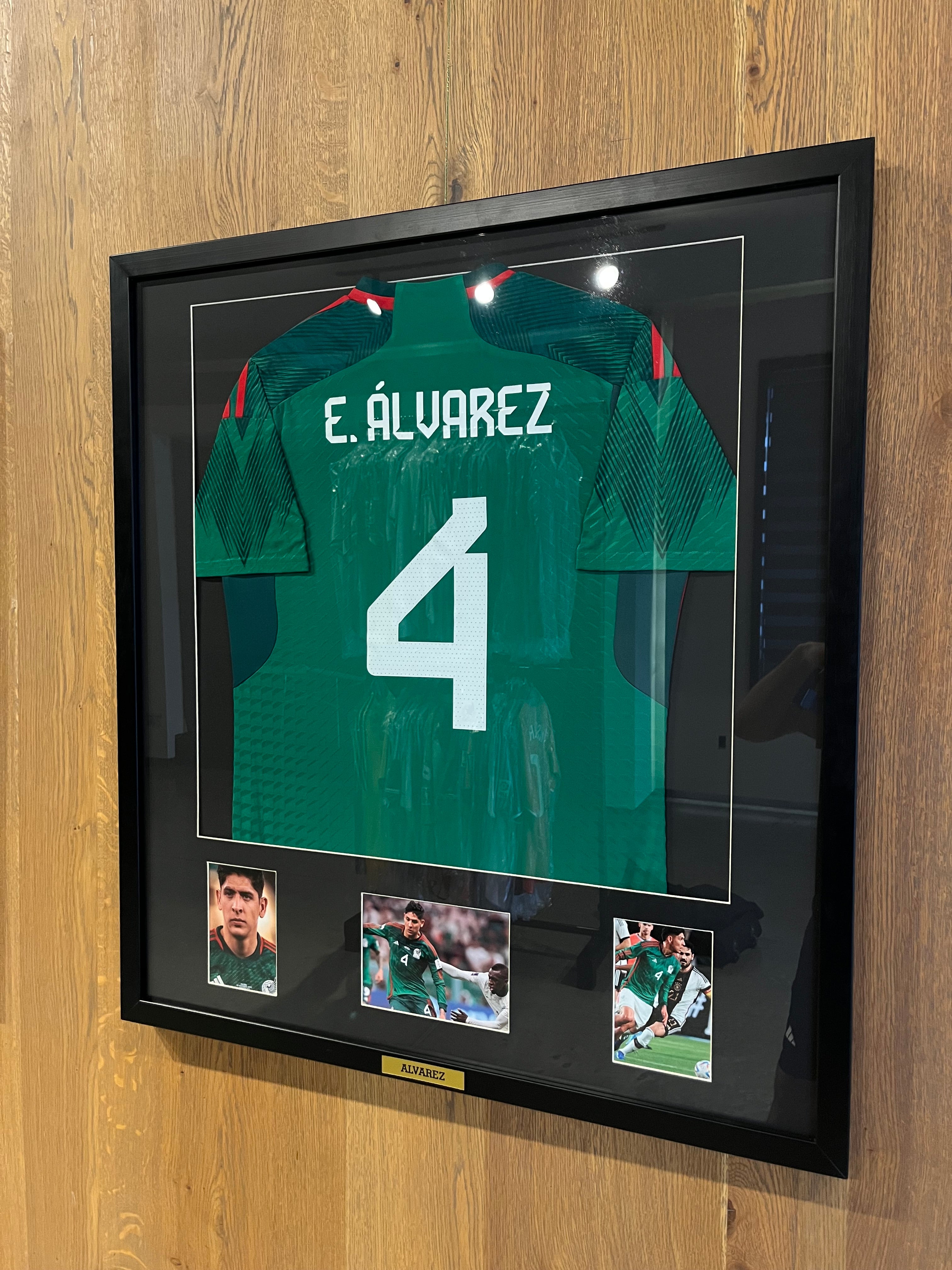 Jersey Usada en Partido amistoso de Edson Álvarez | México 2022-23 Local enmarcada
