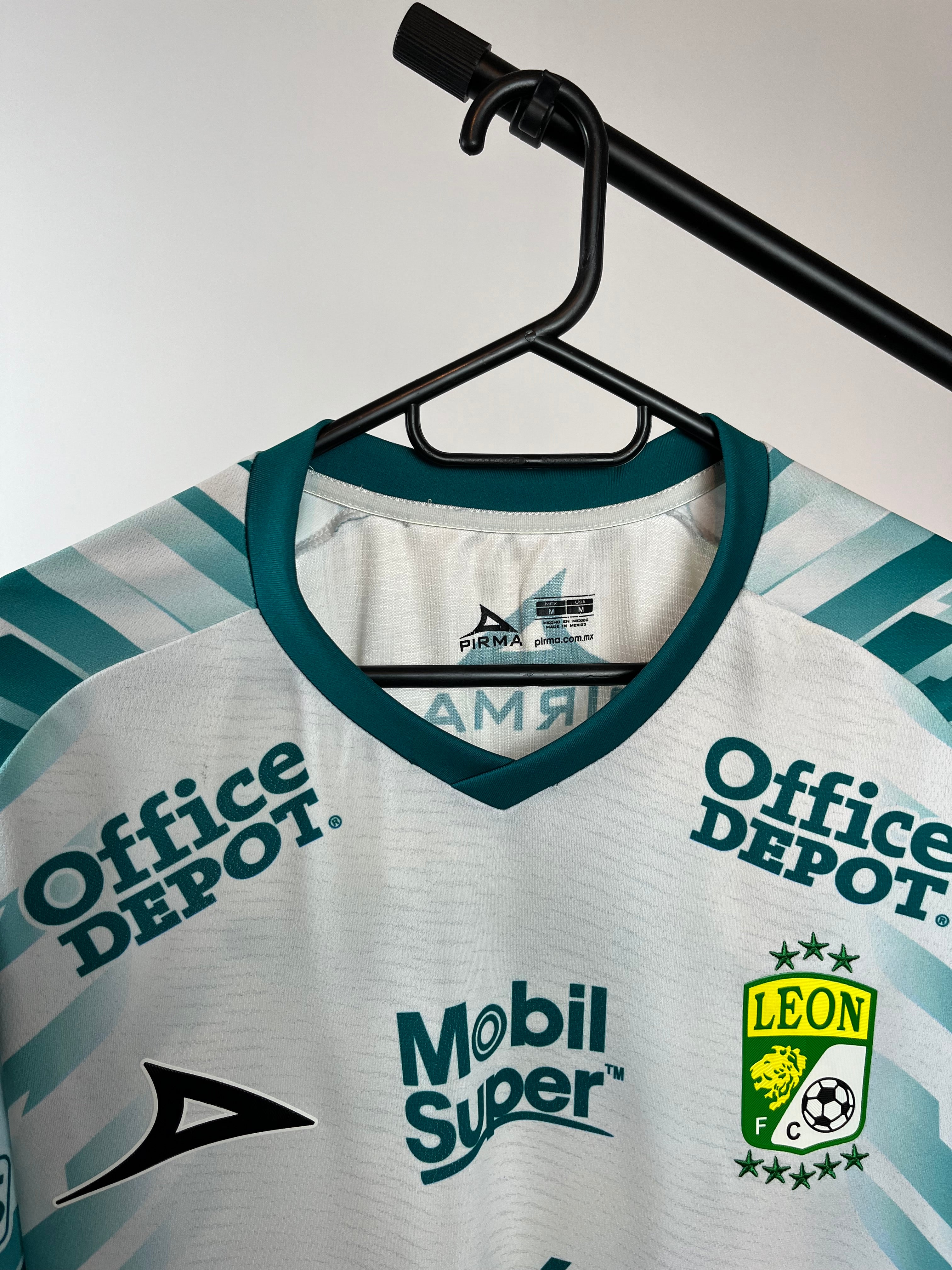 Jersey Original Leon FC 2020/21 Alternativa Chapo Montes Pirma