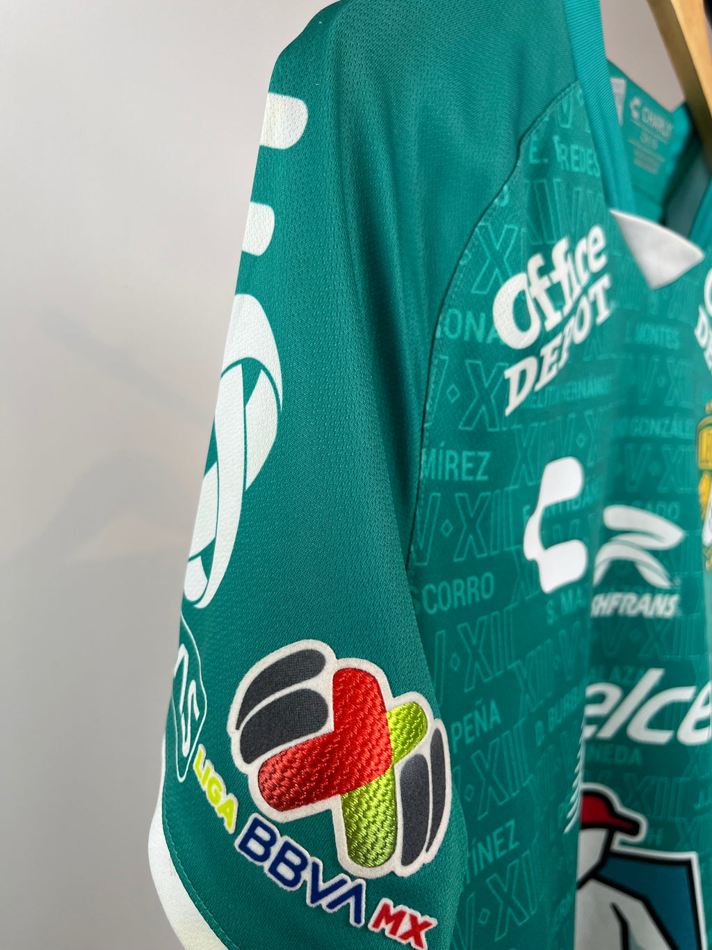 Jersey utileria Usada en Partido de Ángel Mena | Club León 2022/23 Local