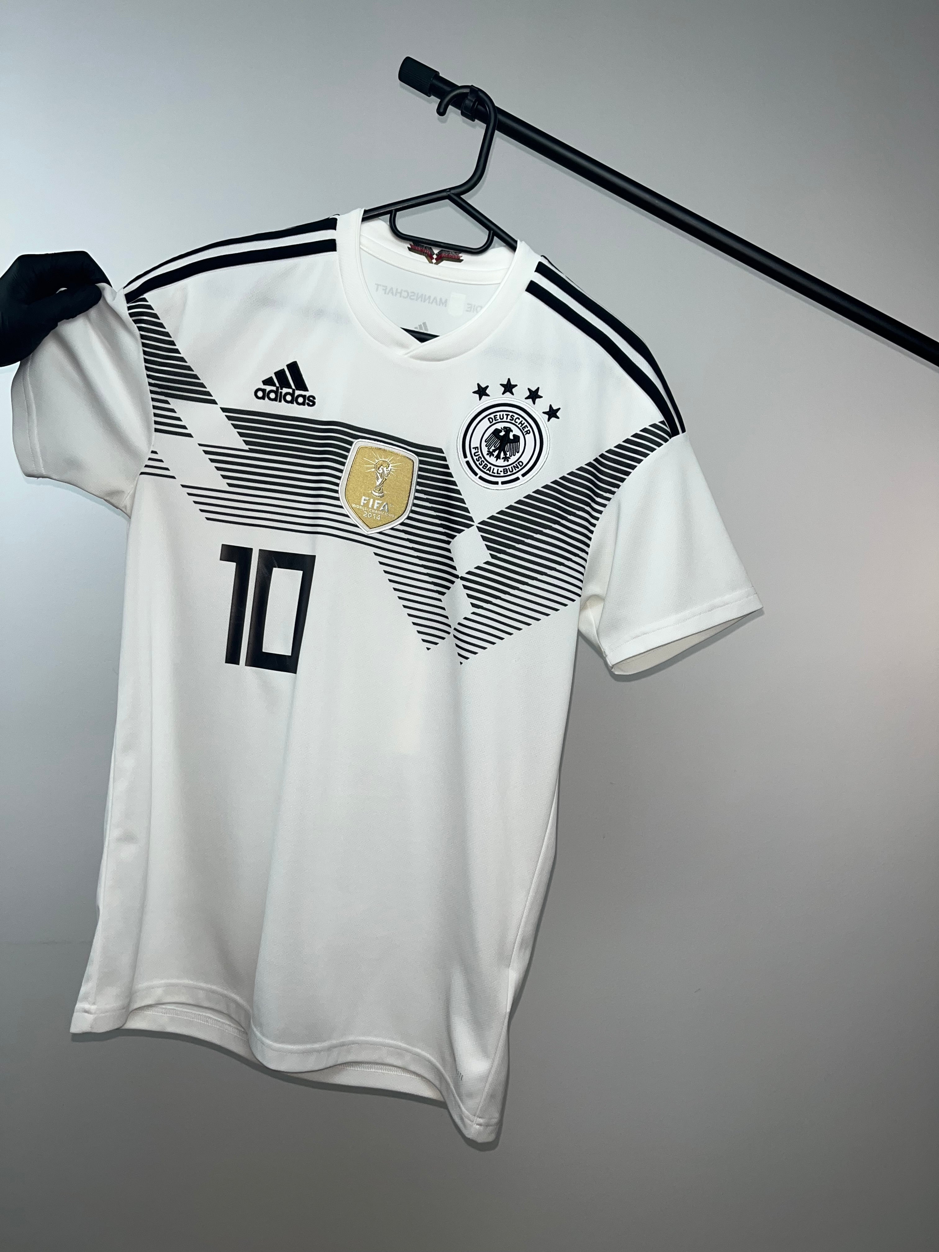 Jersey Original Alemania mundial Rusia 2018 local Ozil BR7843 Adidas