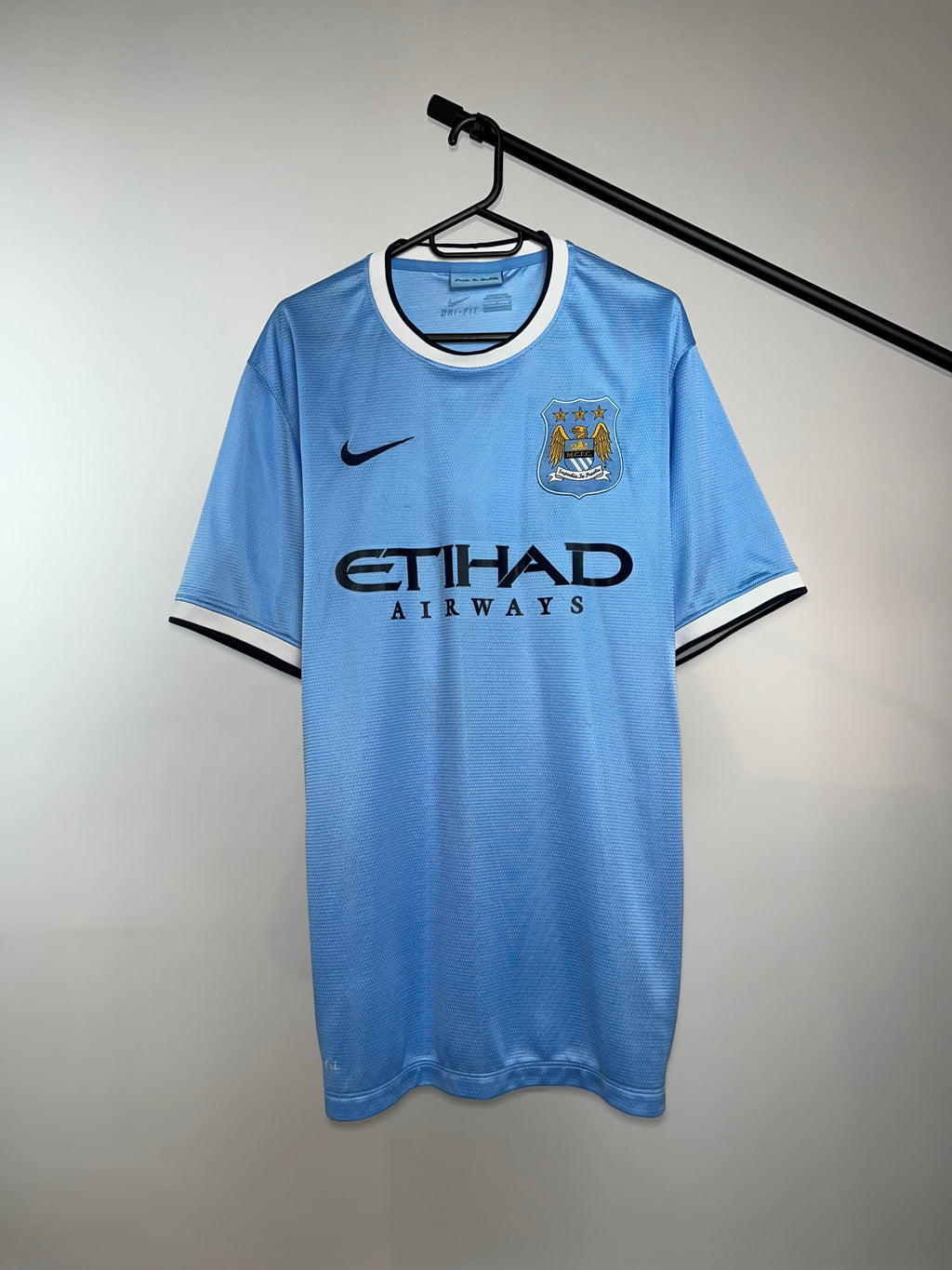 Jersey Original Manchester City 2013/14 Local Kun Aguero 574863-489 Nike