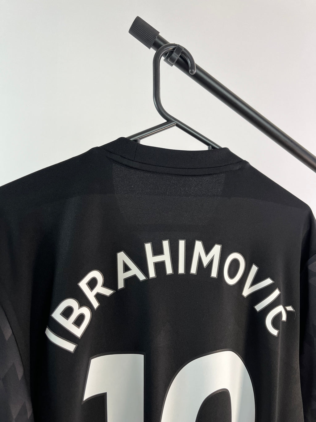 Jersey Original Manchester United 2017/18 Visita Ibrahimovic BS1217 Adidas