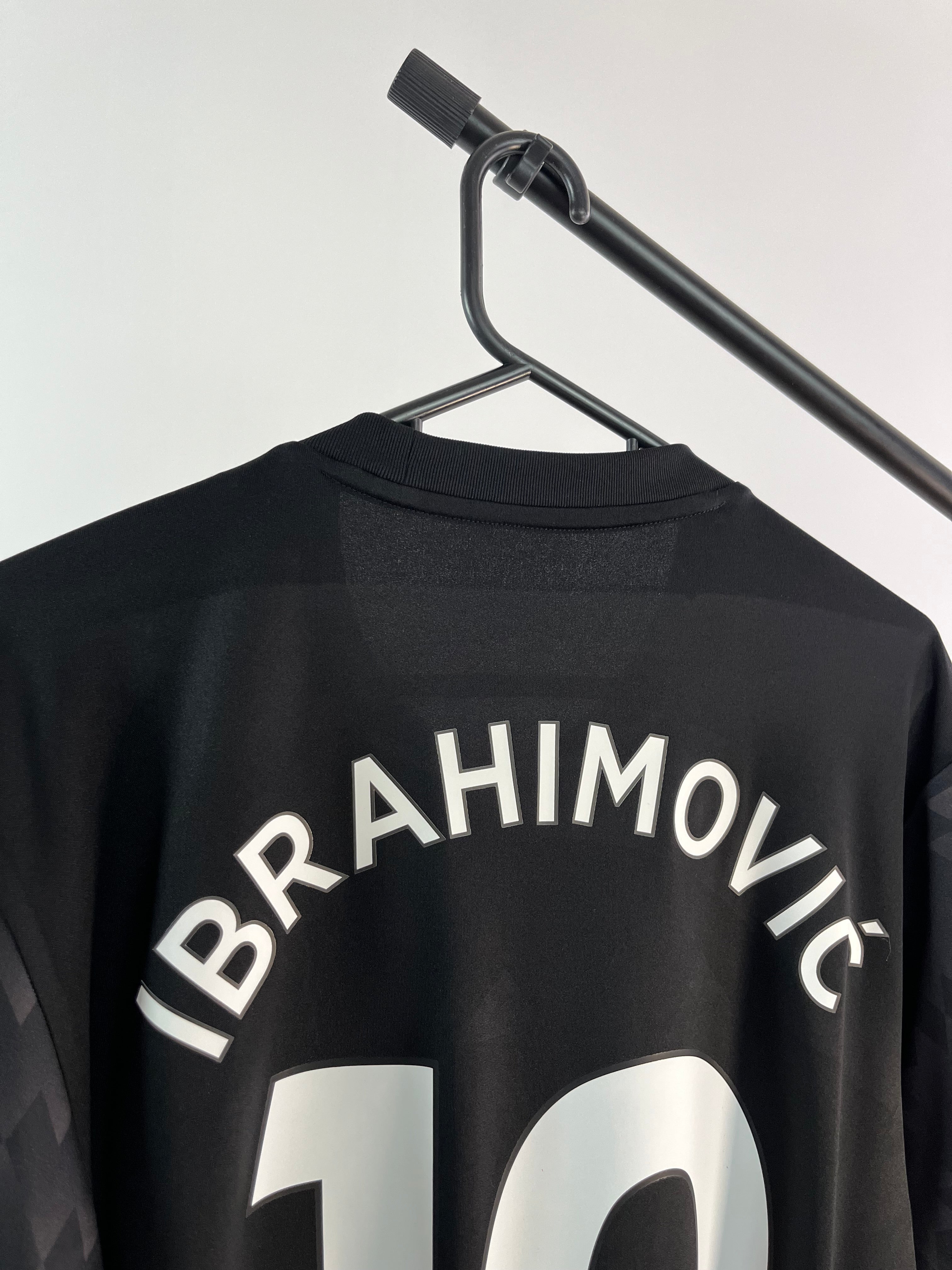 Jersey Original Manchester United 2017/18 Visita Ibrahimovic BS1217 Adidas