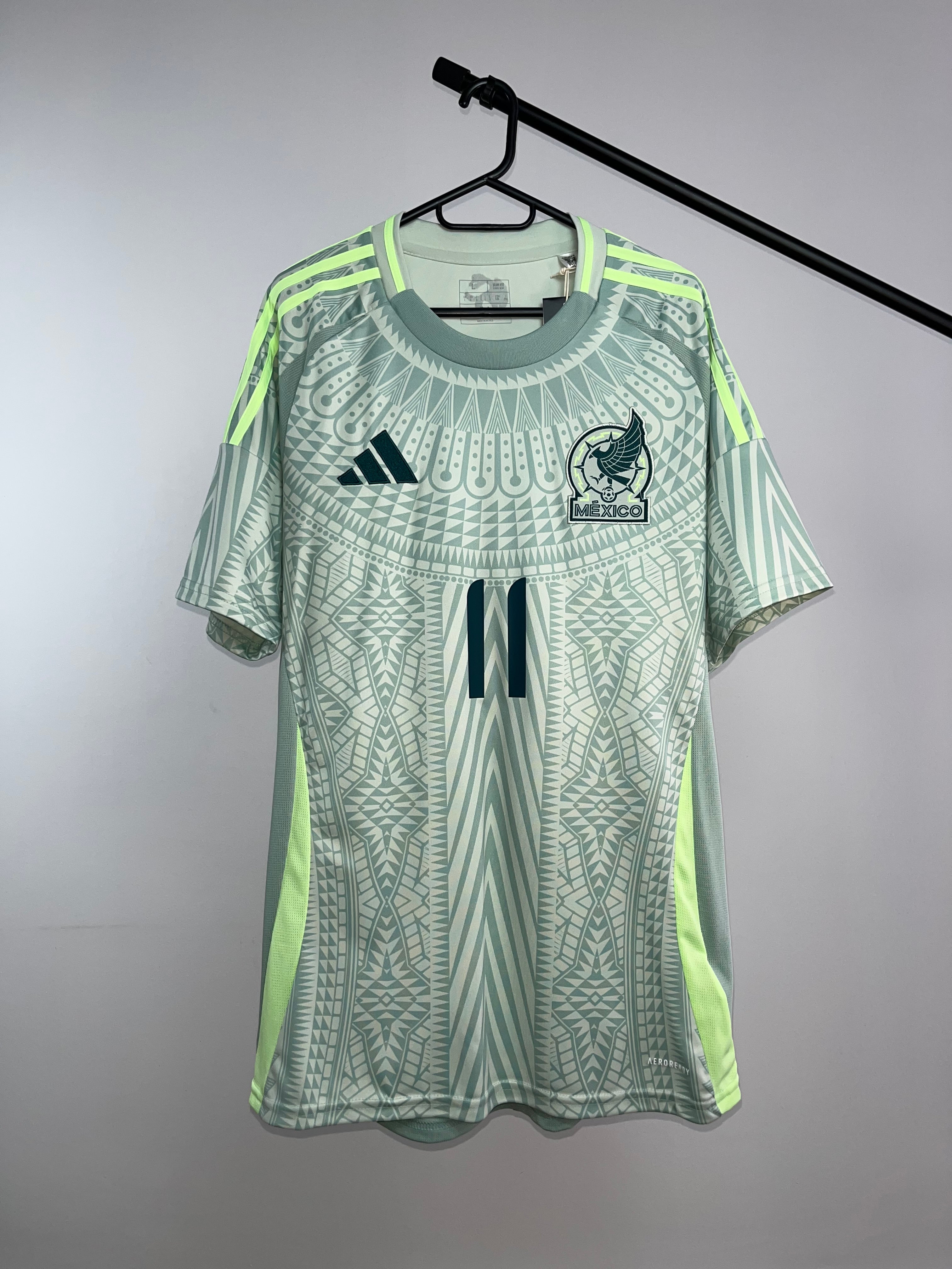 Jersey Original Mexico 2024 Visita IP6384 Adidas Raul o Santi (Escoger Dorsal)
