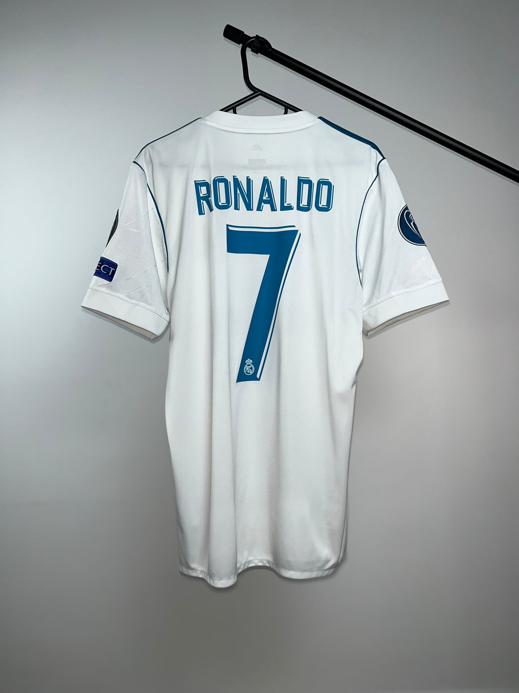 Jersey Original Real Madrid UCL 2017/18 Local Cristiano Ronaldo AZ8059 Adidas S