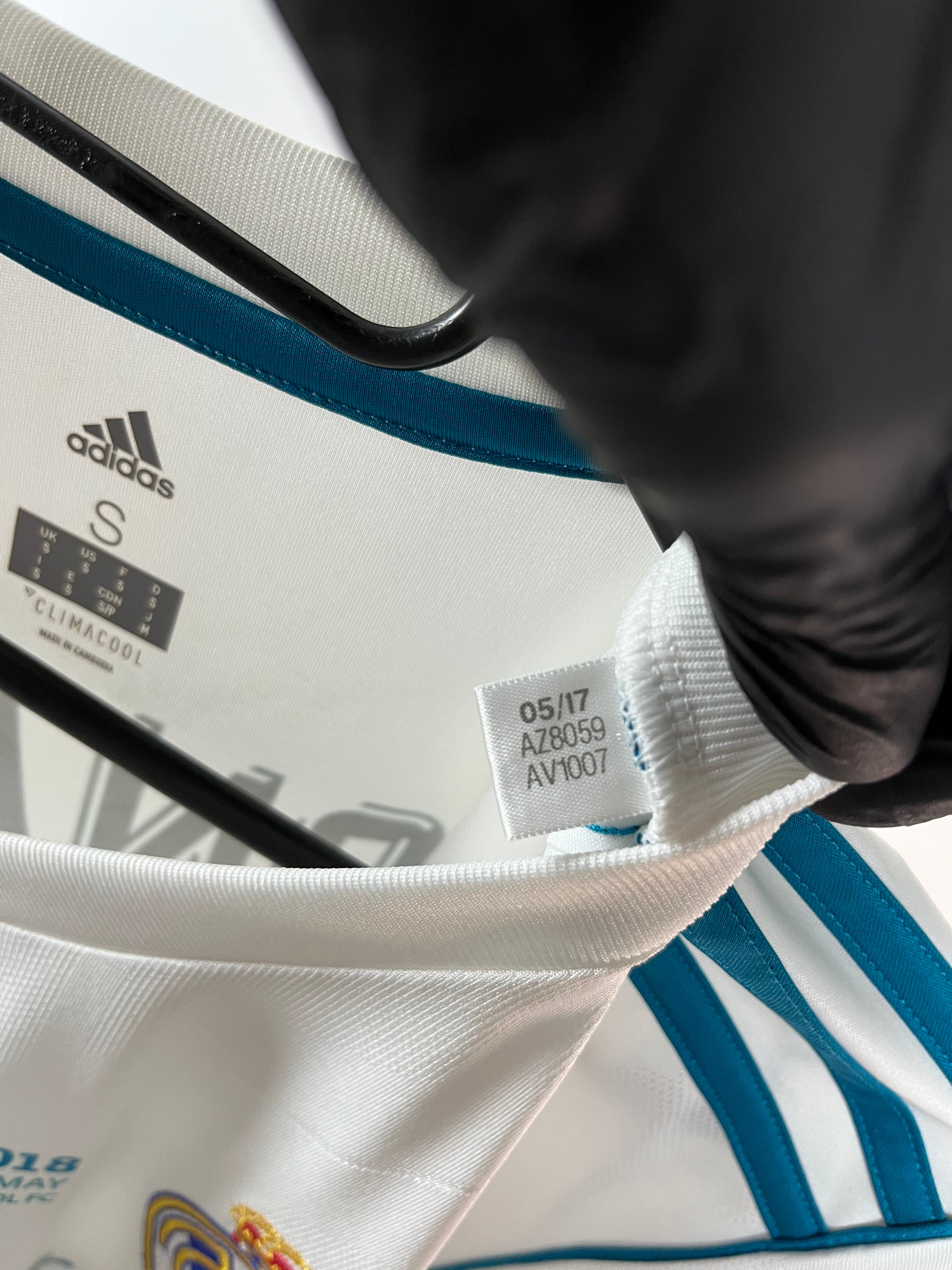 Jersey Original Real Madrid UCL 2017/18 Local Cristiano Ronaldo AZ8059 Adidas S