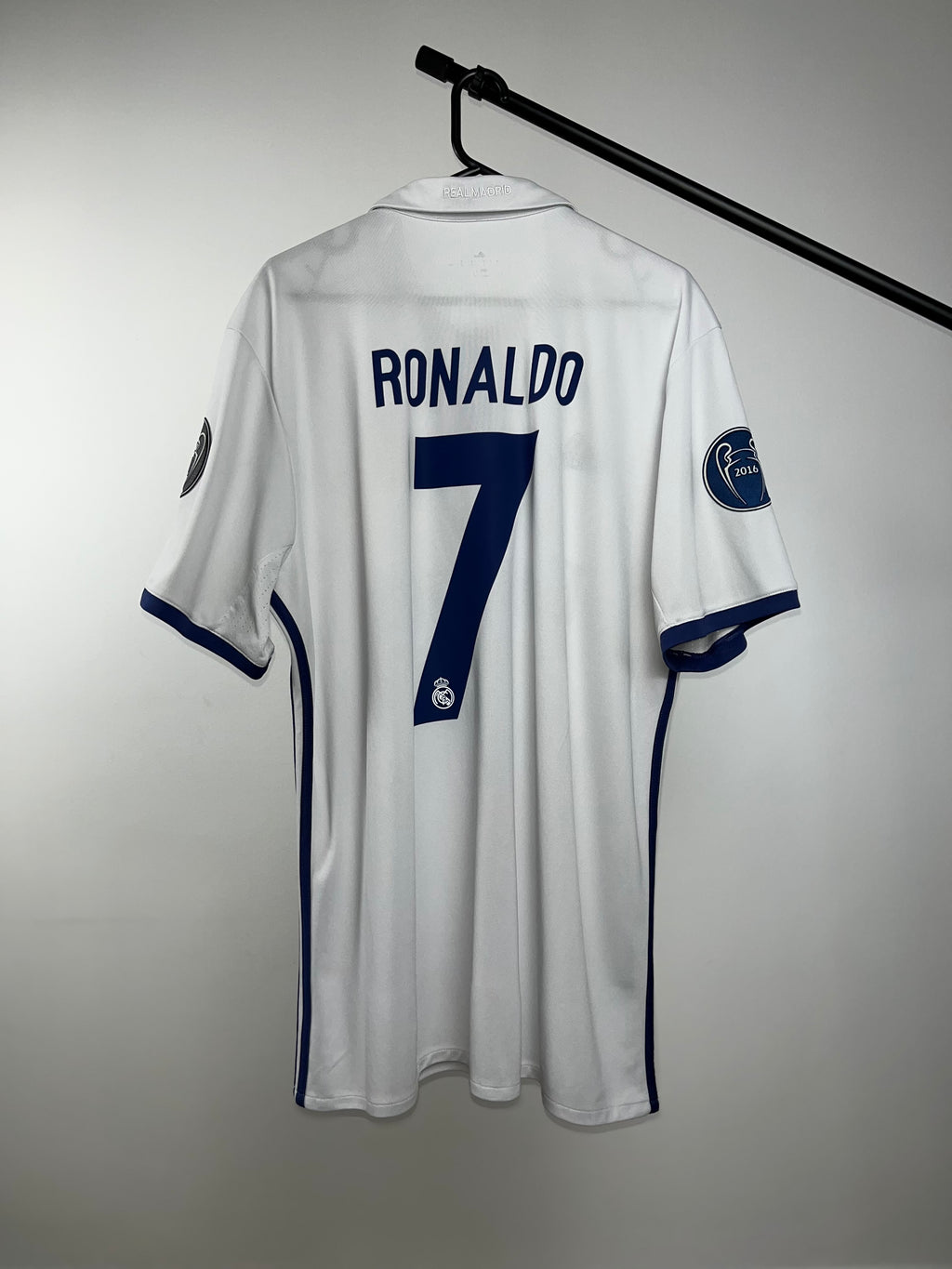 Jersey Original Real Madrid 2016/17 Local Cristiano Ronaldo AI5187 Adidas