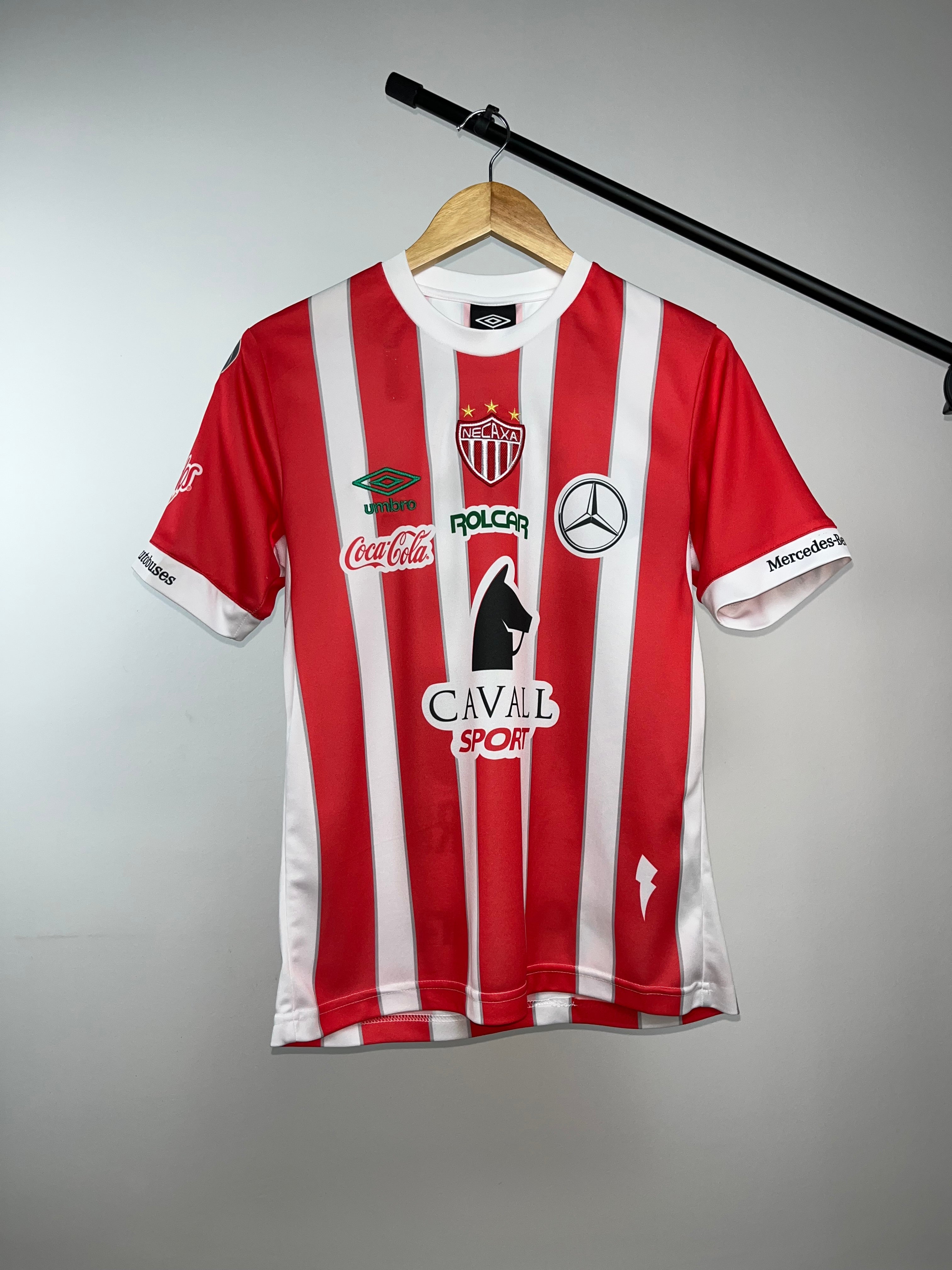 Jersey Usada en Partido de Manuel Iturra | Necaxa 2016/17 Liga MX