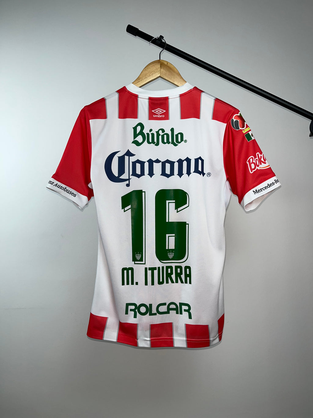 Jersey Usada en Partido de Manuel Iturra | Necaxa 2016/17 Liga MX