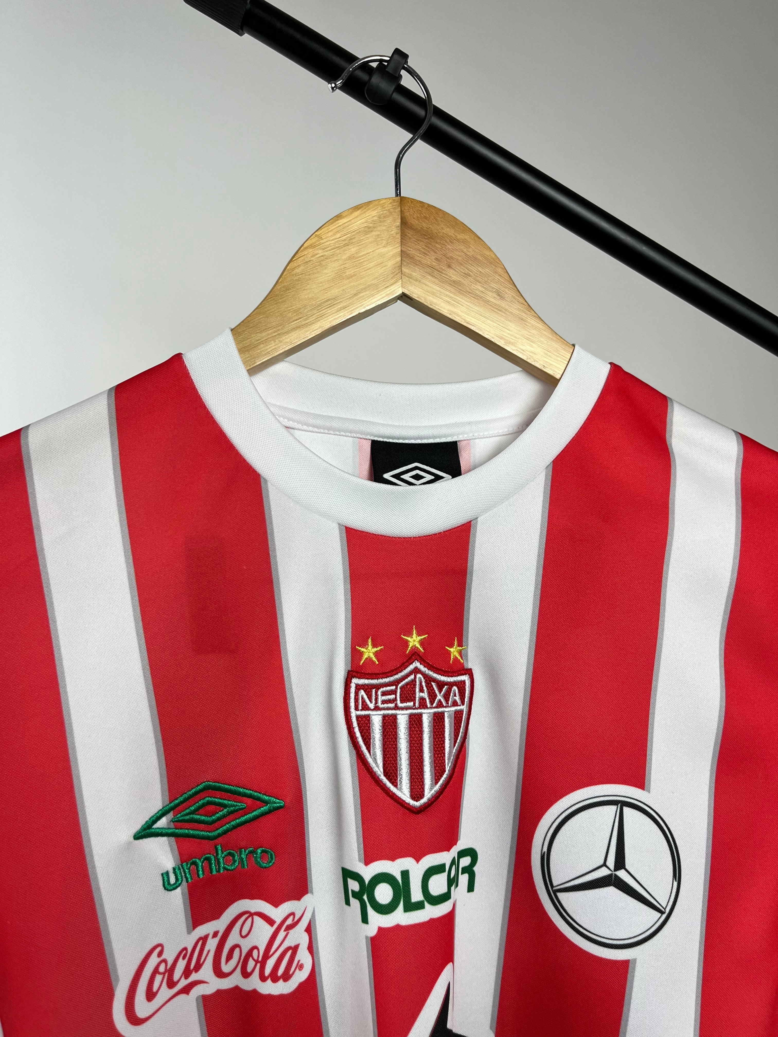 Jersey Usada en Partido de Manuel Iturra | Necaxa 2016/17 Liga MX