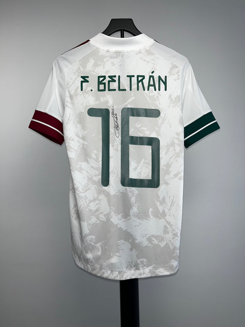 Autógrafo de Nene Beltrán | Jersey de Utilería México 2020/21