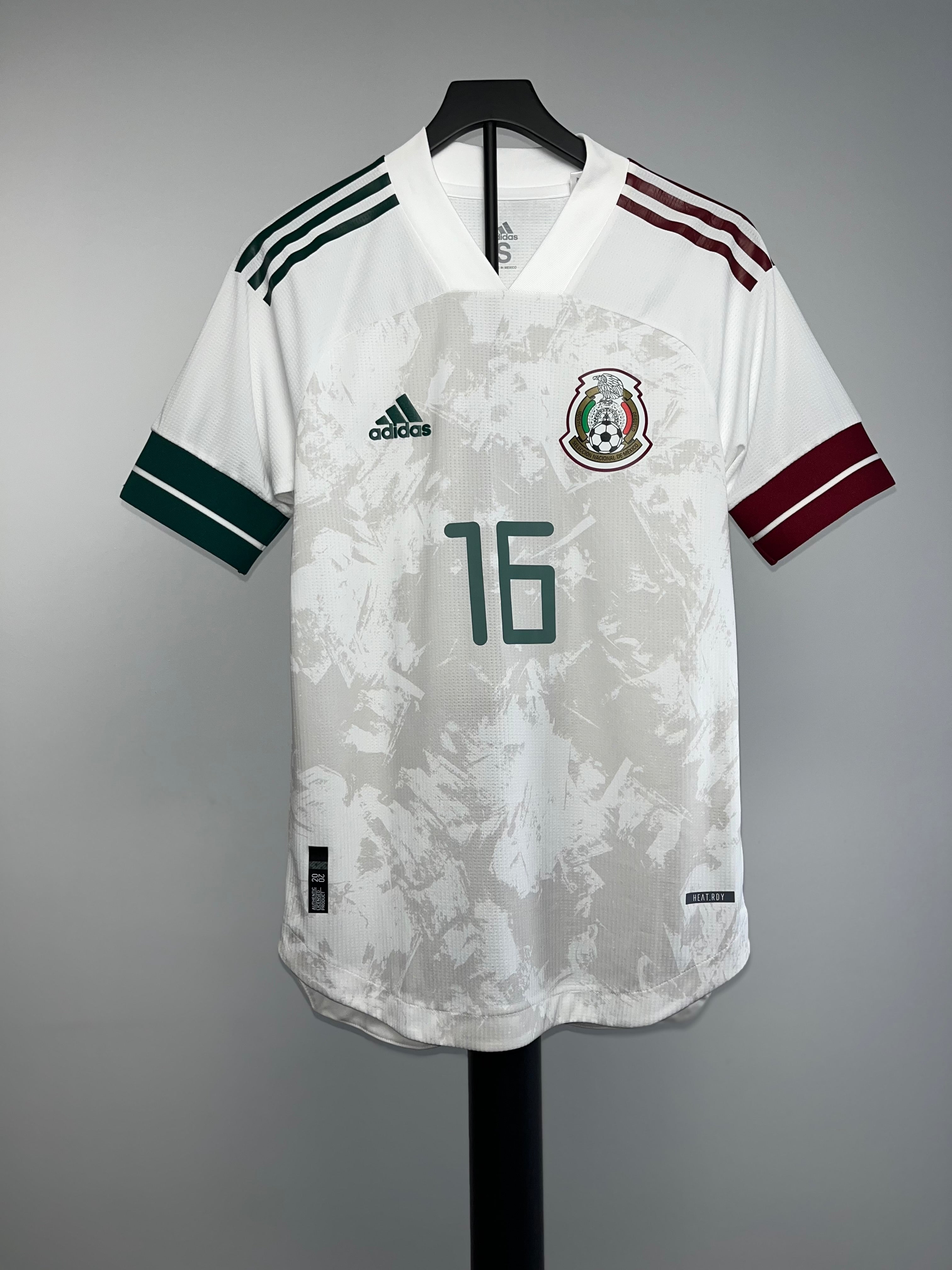 Autógrafo de Nene Beltrán | Jersey de Utilería México 2020/21