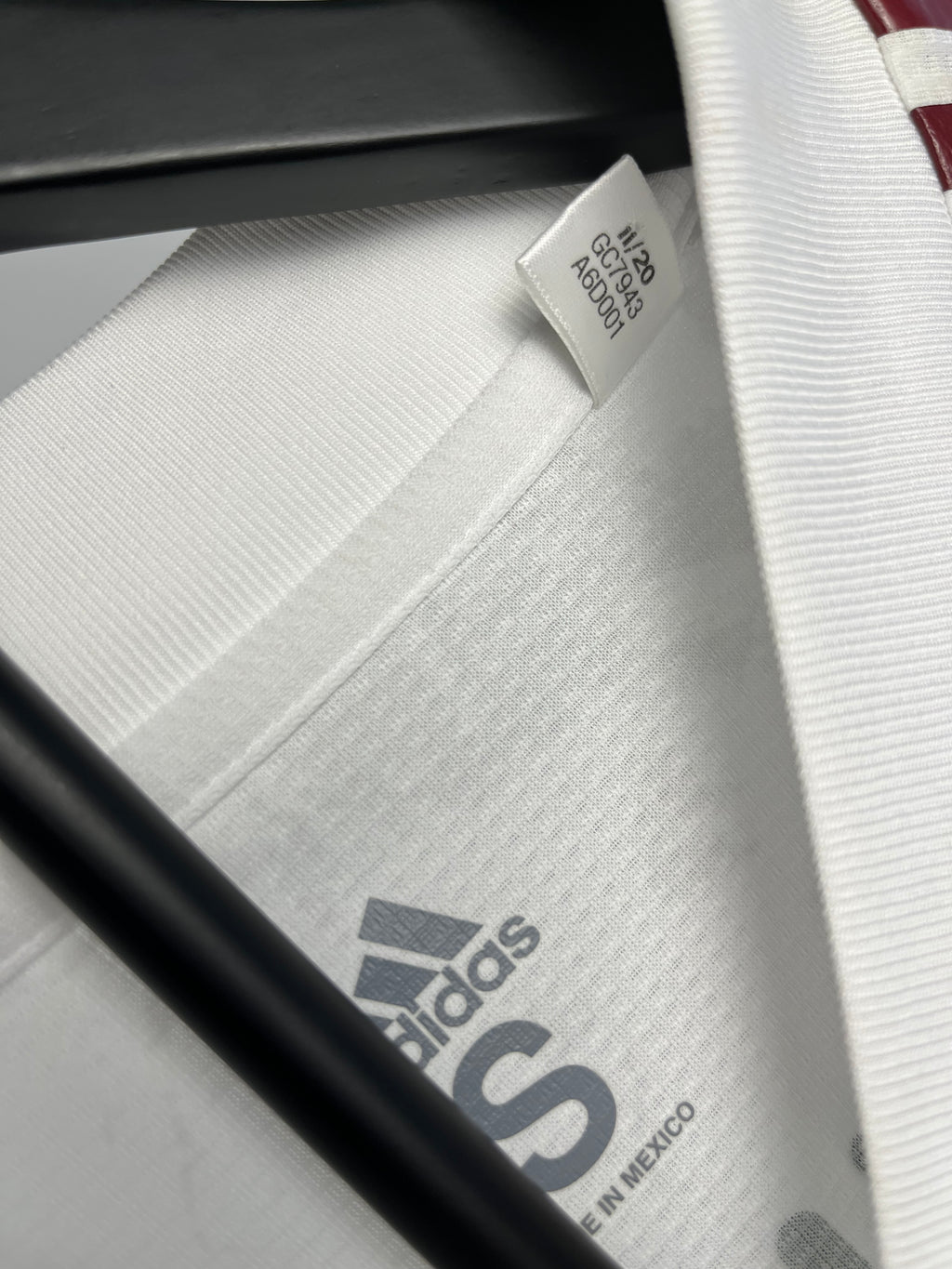 Autógrafo de Nene Beltrán | Jersey de Utilería México 2020/21