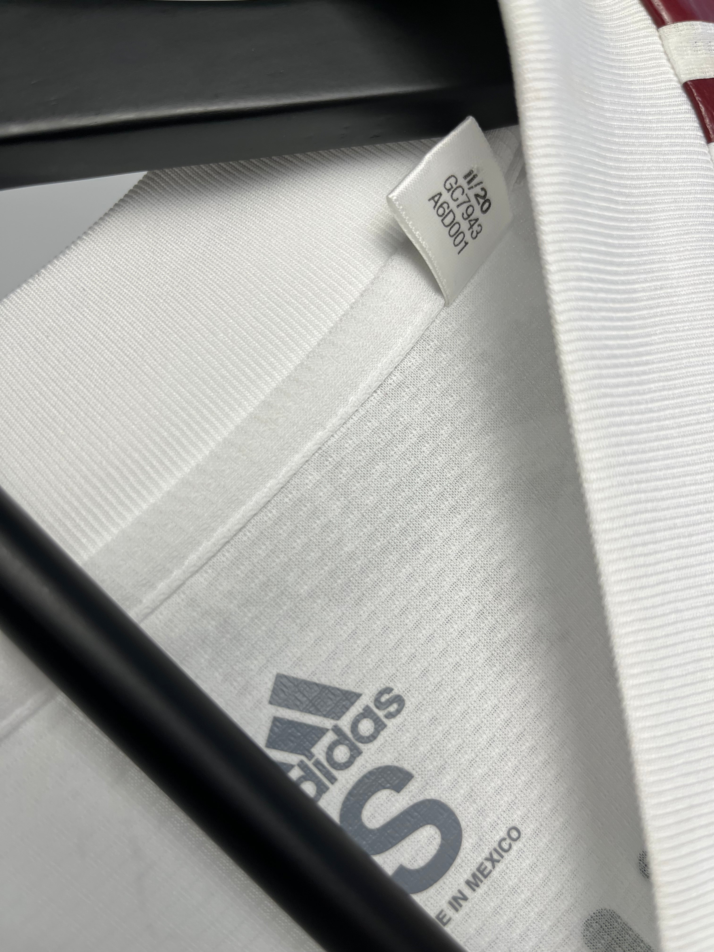 Autógrafo de Nene Beltrán | Jersey de Utilería México 2020/21