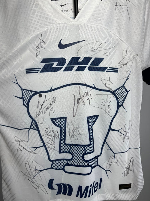 Autógrafos de Pumas UNAM 2023/24 | Jersey Firmada por Todo el Equipo