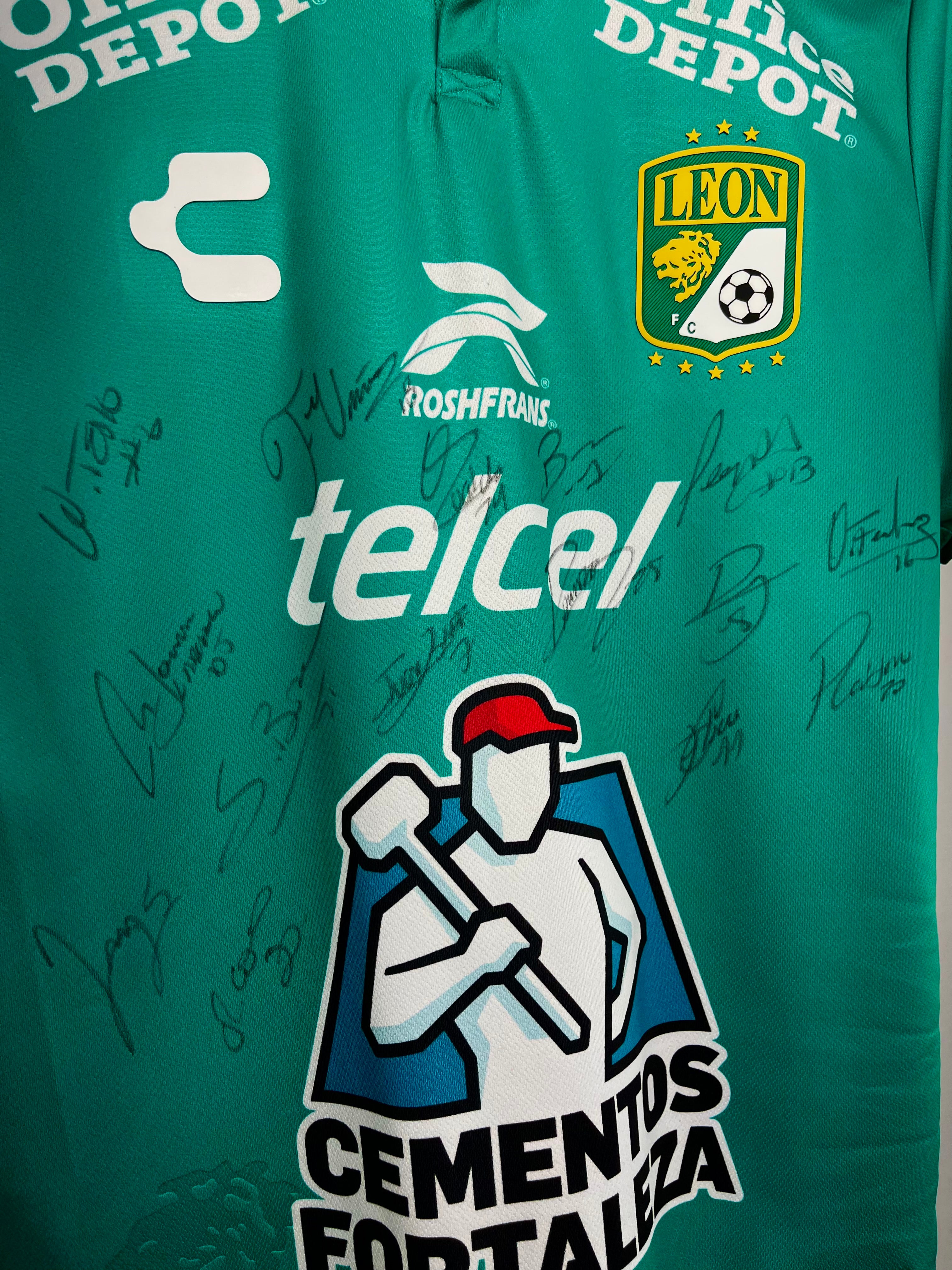 Autógrafos del Club León 2023/24 | Jersey Firmada por Todo el Equipo