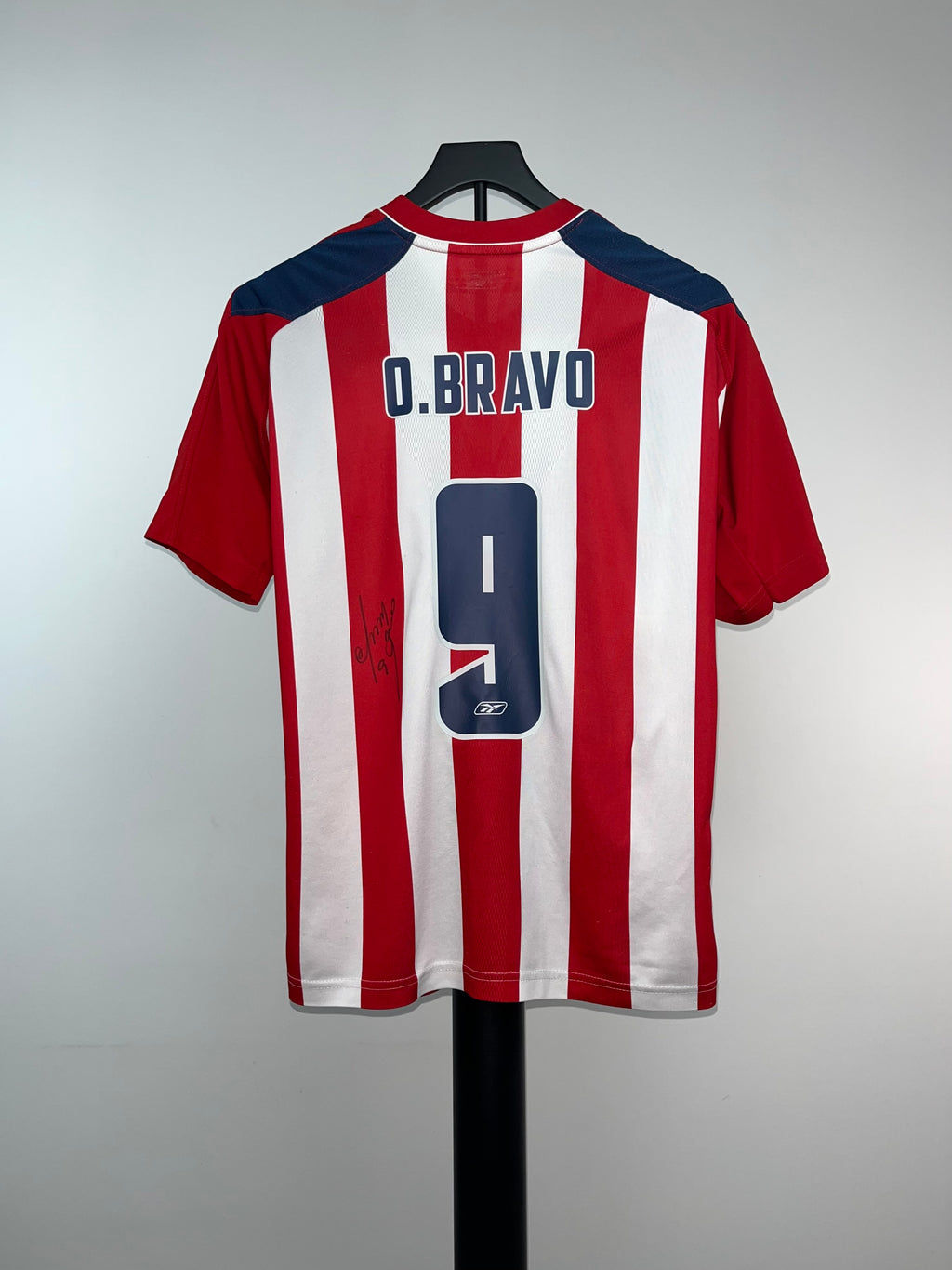 Autógrafo de Omar Bravo | Jersey Chivas 2006/07