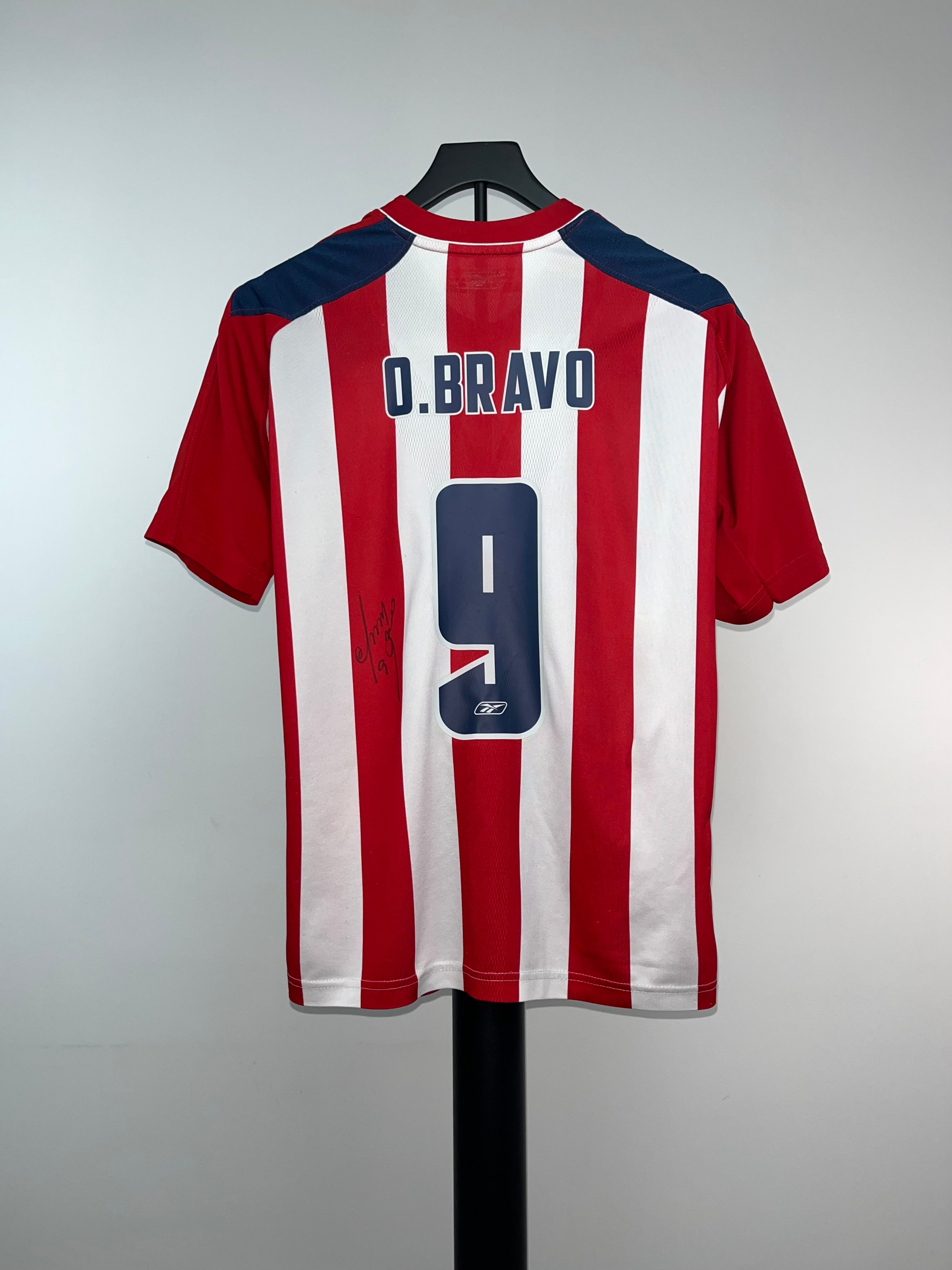 Autógrafo de Omar Bravo | Jersey Chivas 2006/07