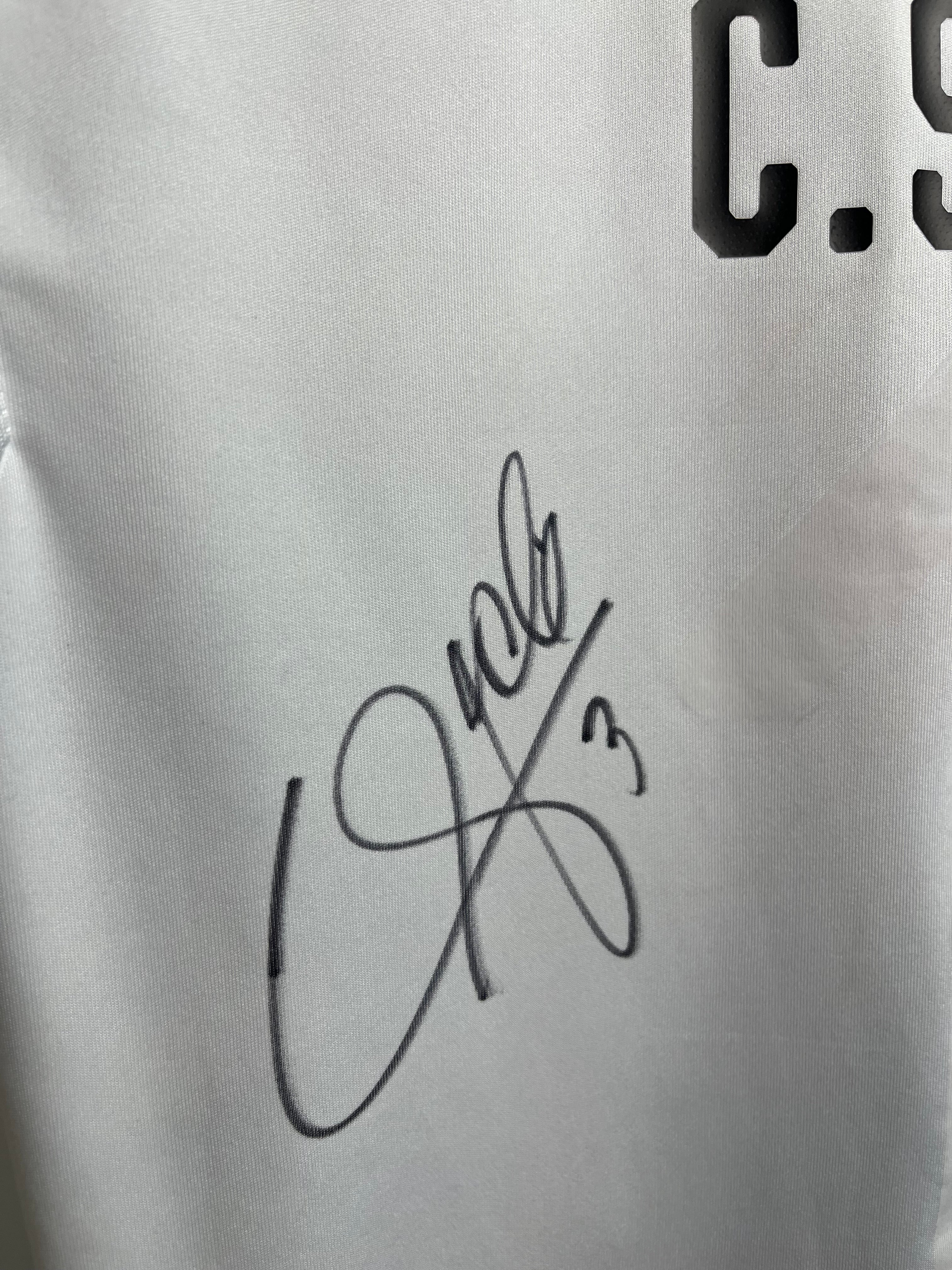 Autógrafo de Carlos Salcido | Jersey Chivas 2018/19