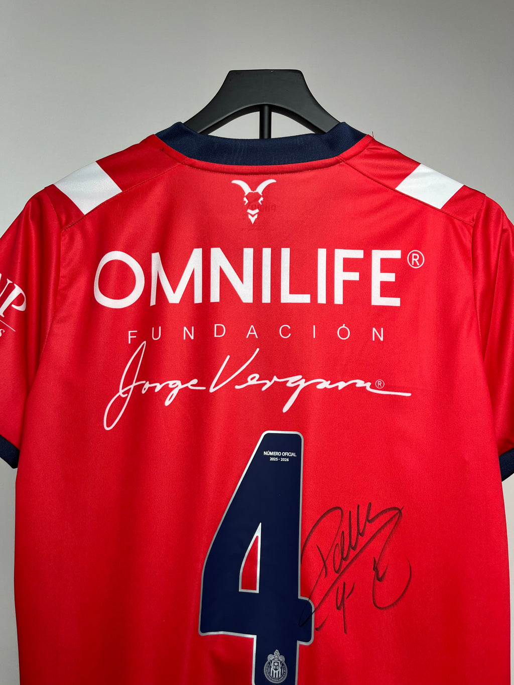 Autógrafo de Antonio "Pollo" Briseño | Jersey Chivas 2022