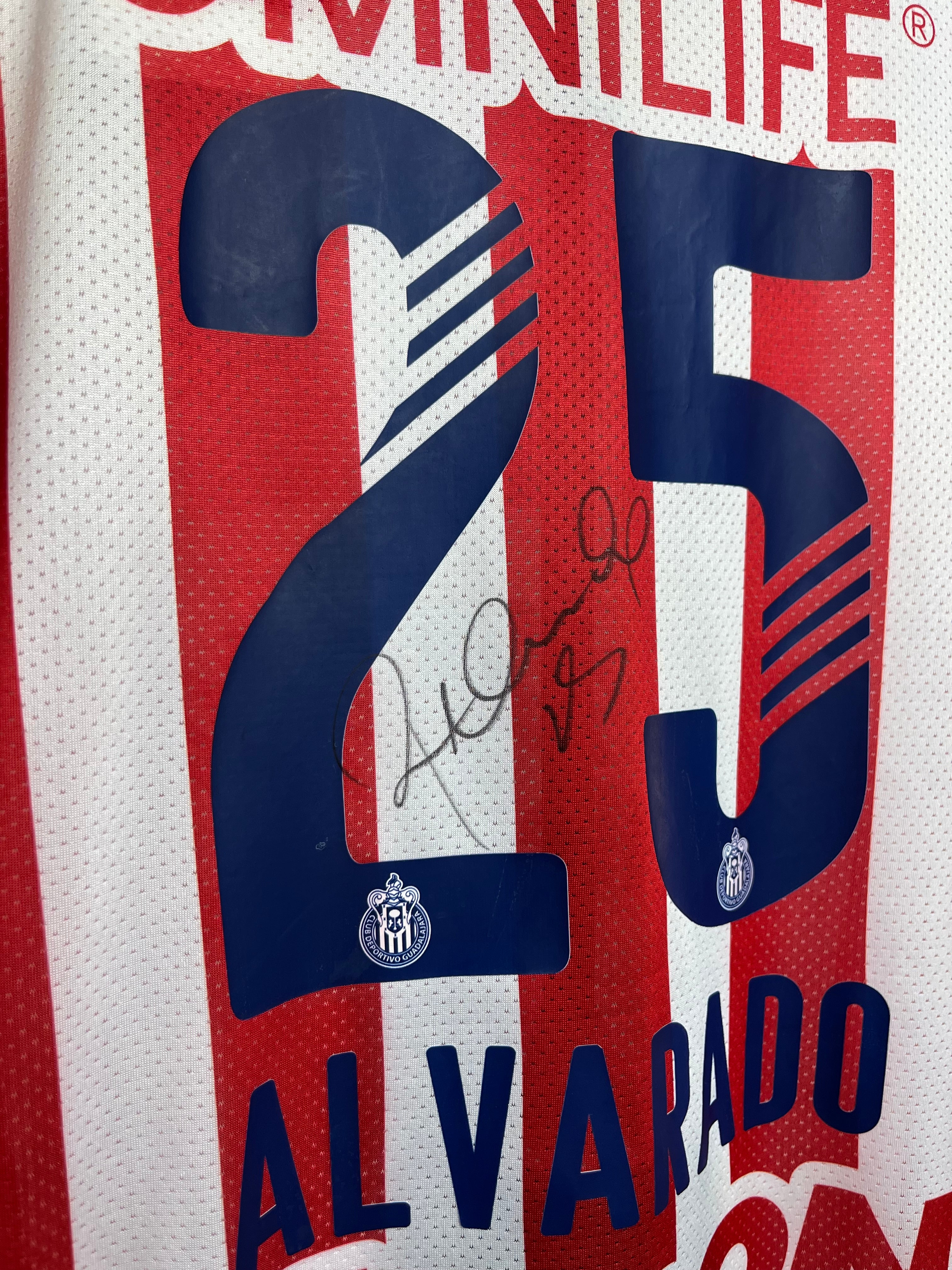Autógrafo de Roberto "Piojo" Alvarado | Jersey Chivas 2024/25